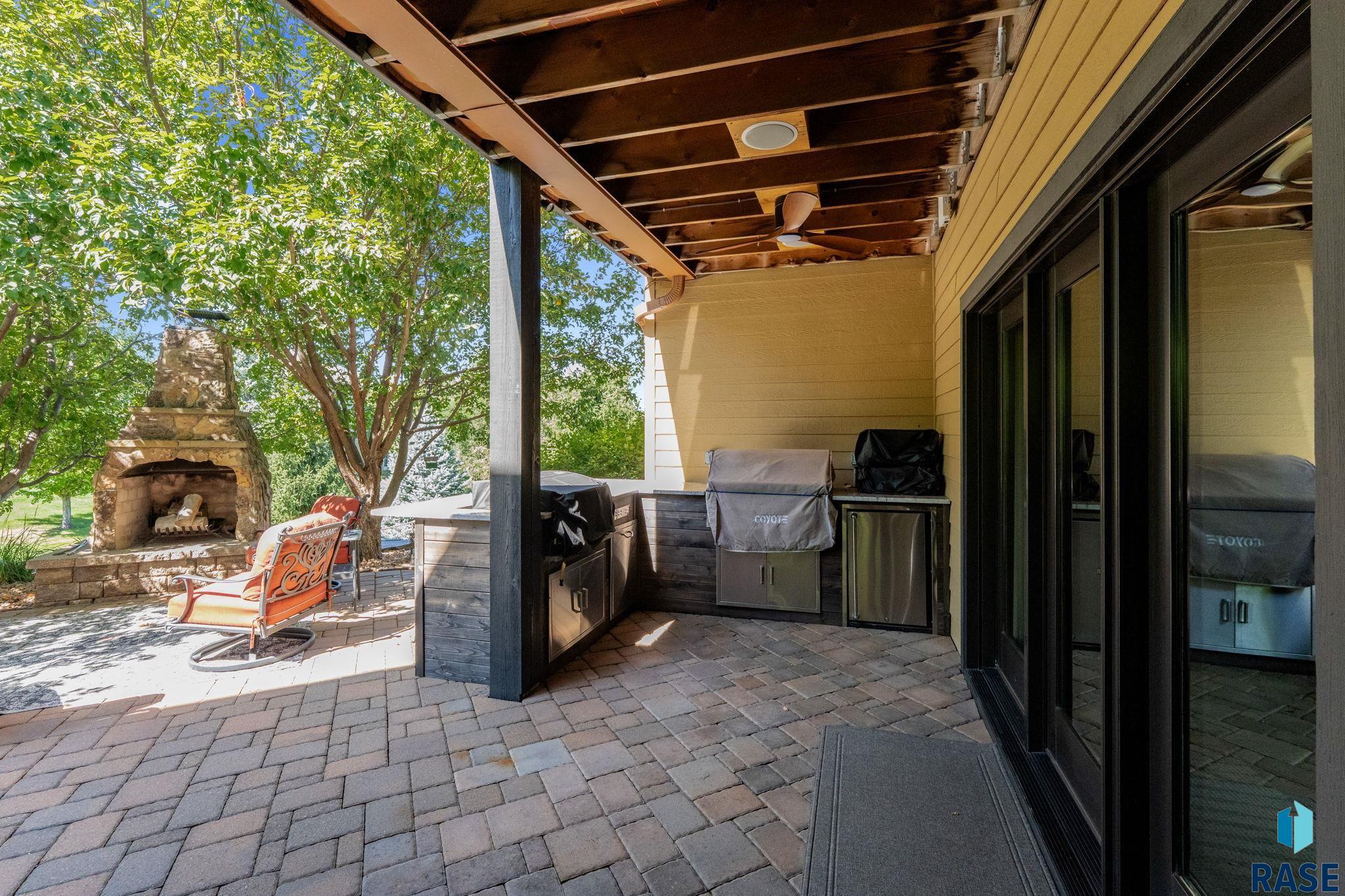 5905 Grand Prairie Dr, Sioux Falls