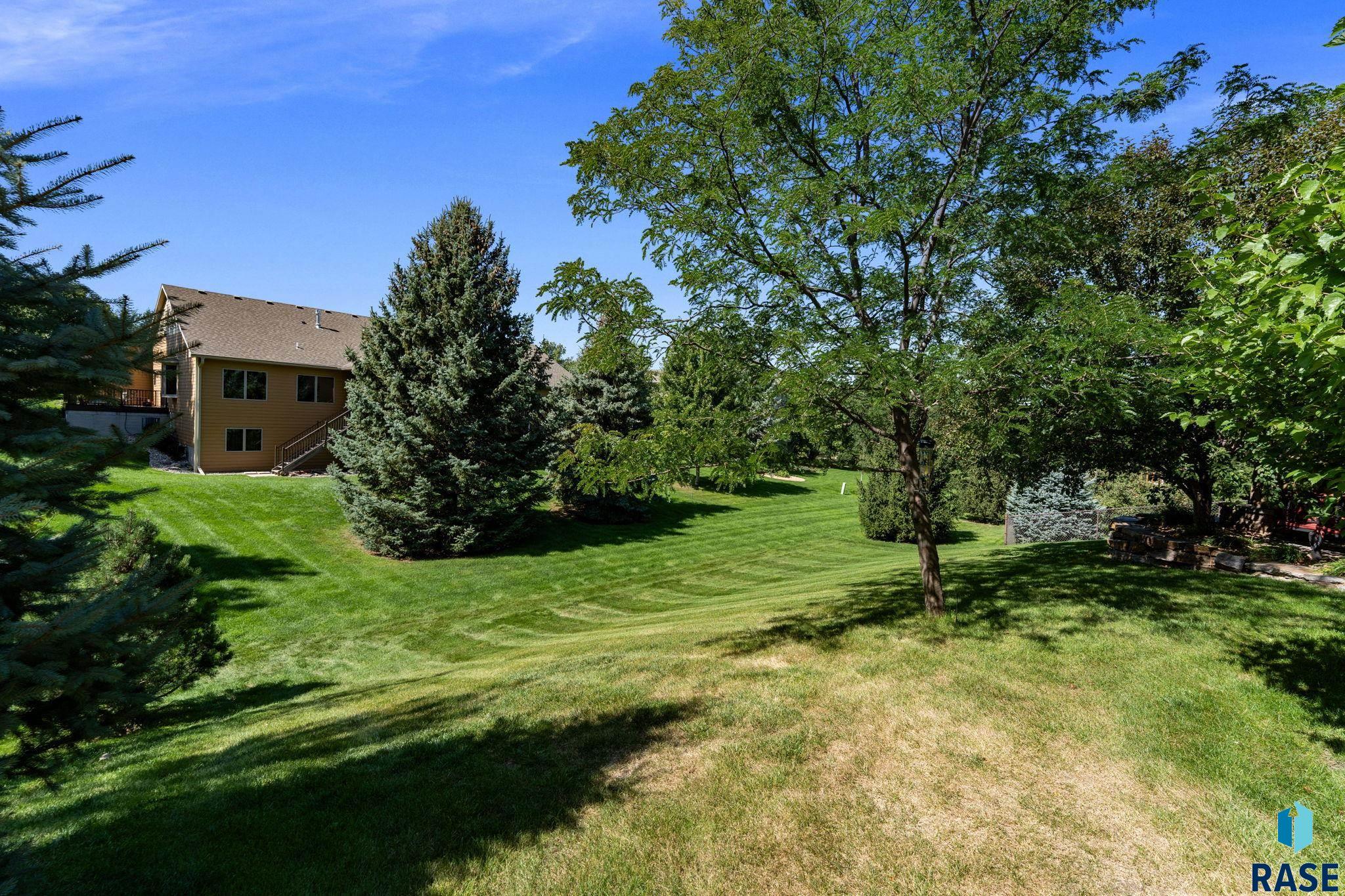5905 Grand Prairie Dr, Sioux Falls