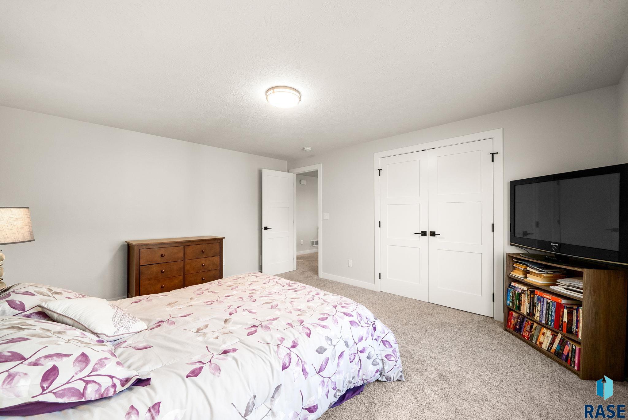 2705 Faith Ave, Sioux Falls