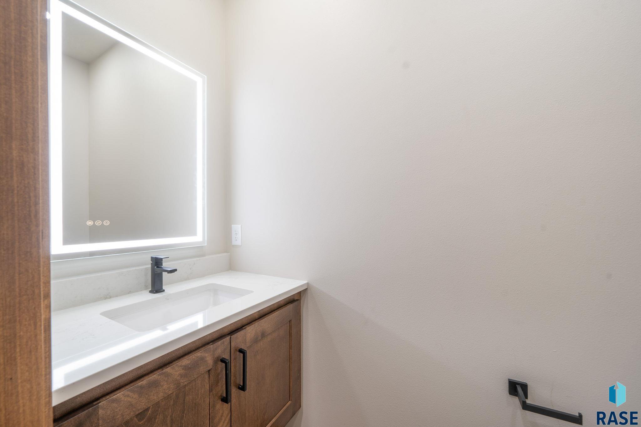 5419 Vision Cir, Sioux Falls