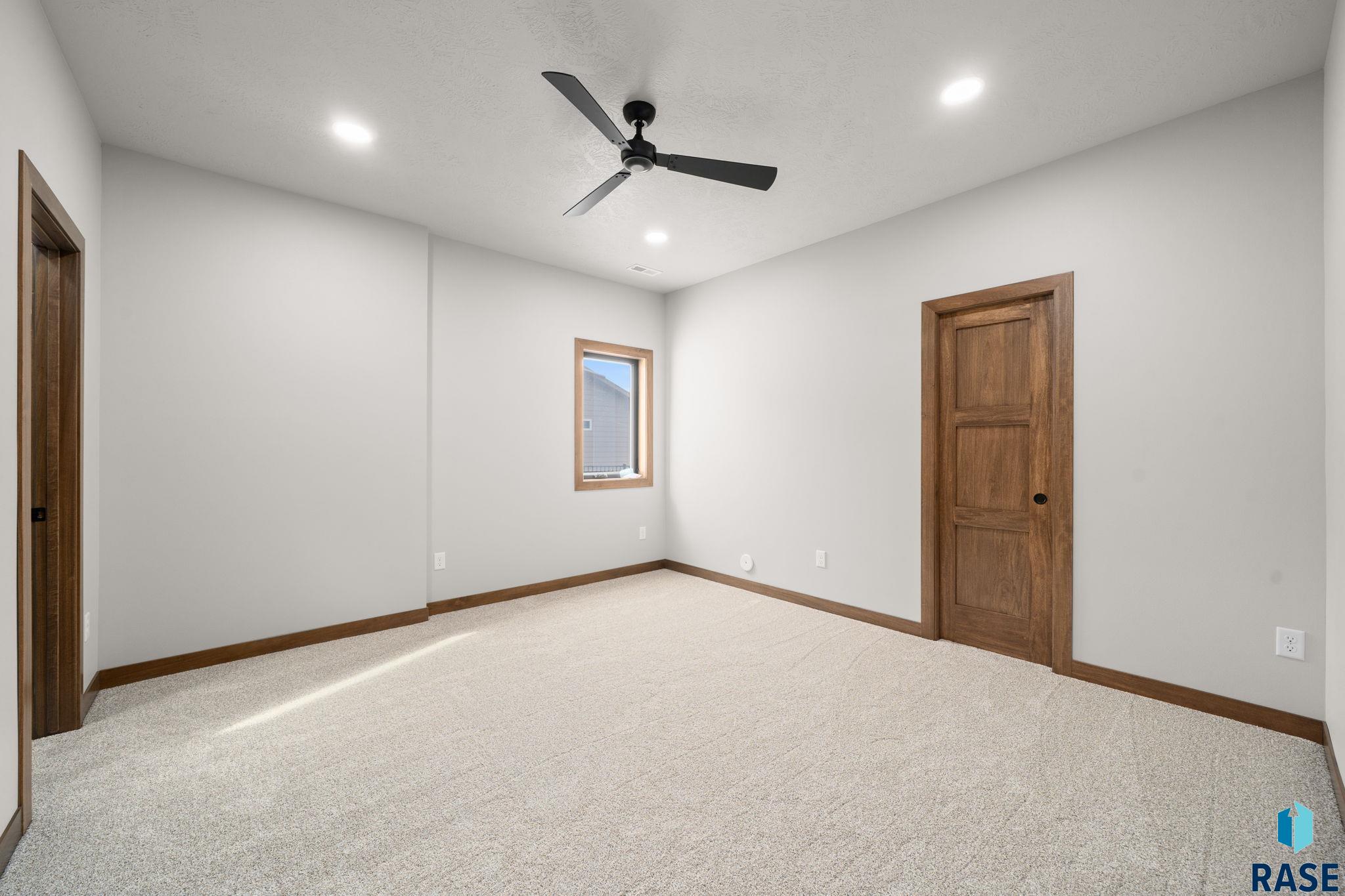 5419 Vision Cir, Sioux Falls