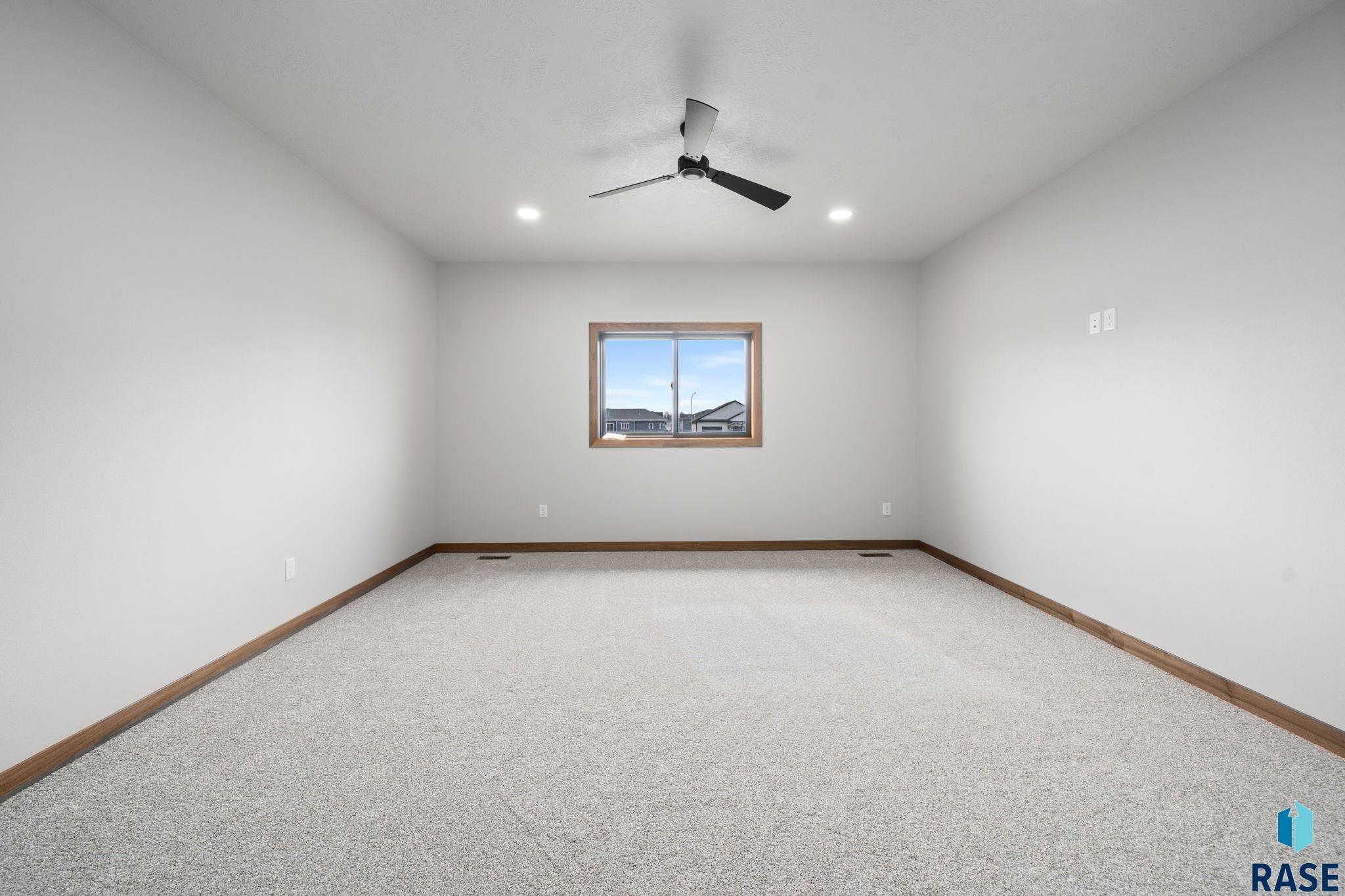 5419 Vision Cir, Sioux Falls