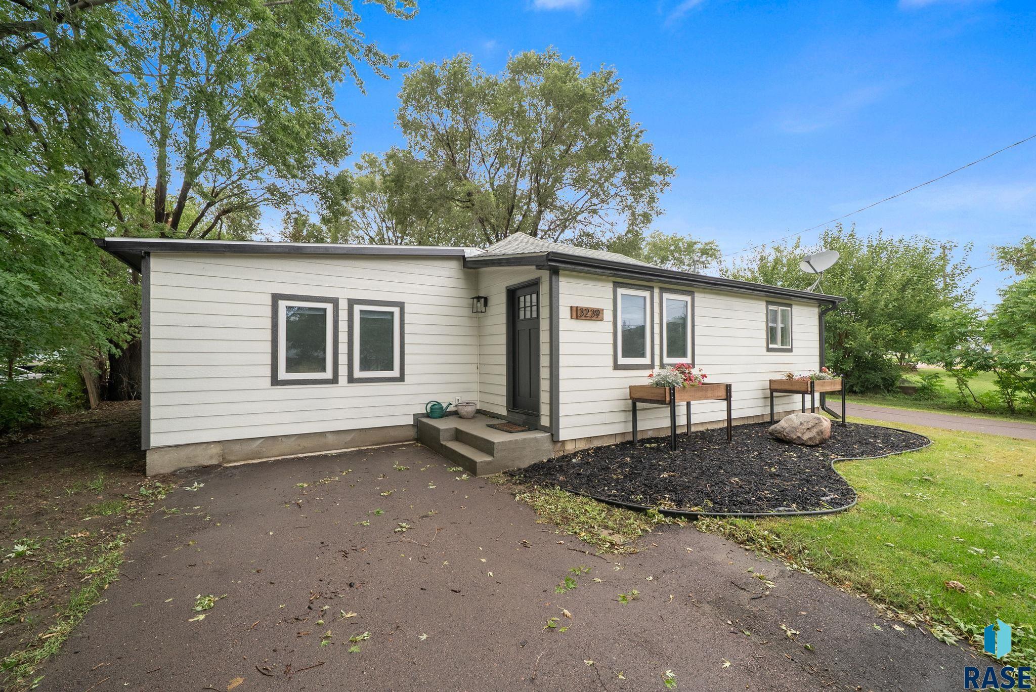 3239 Lewis Ave, Sioux Falls