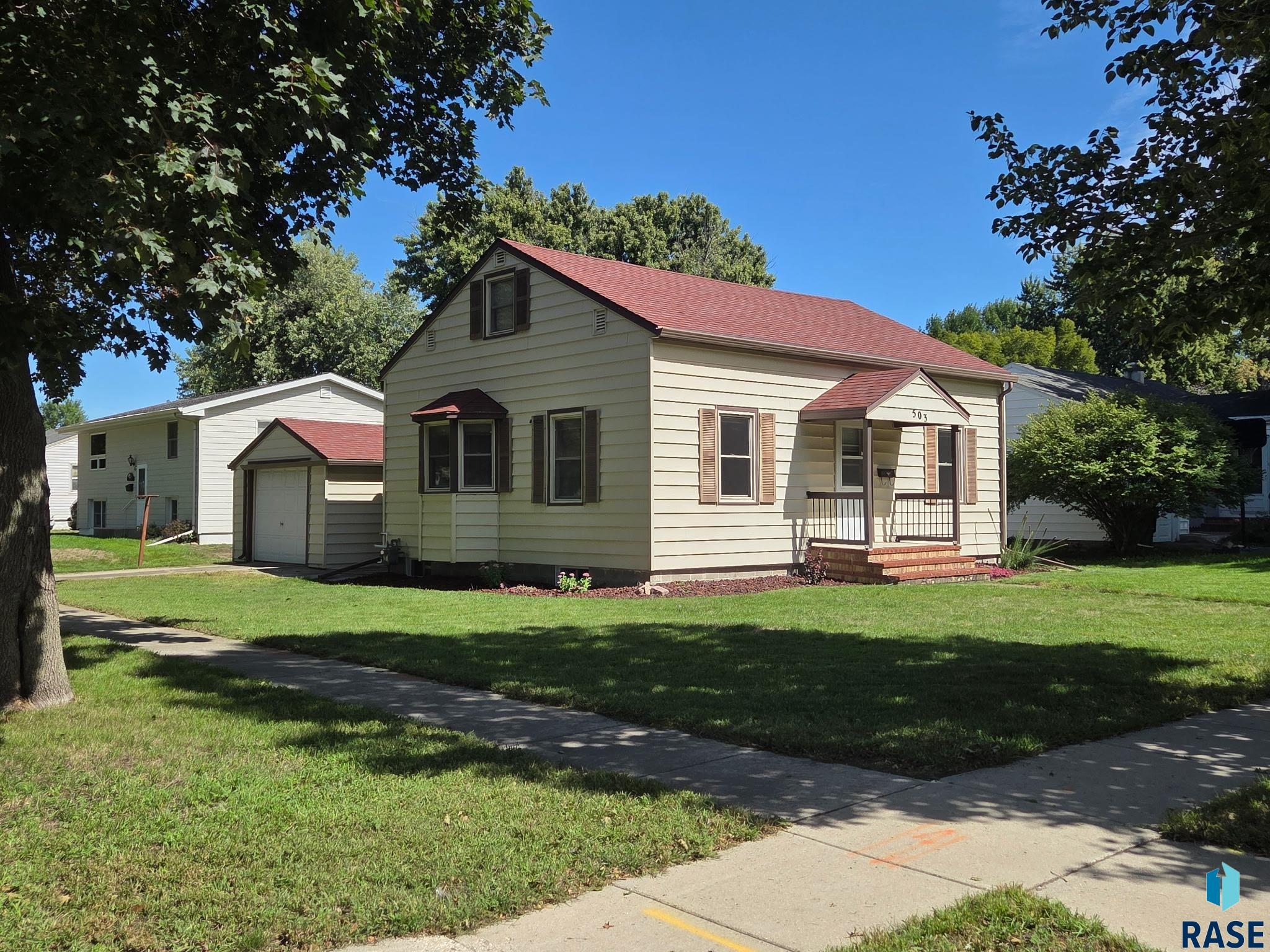 503 E Dodge St, Luverne