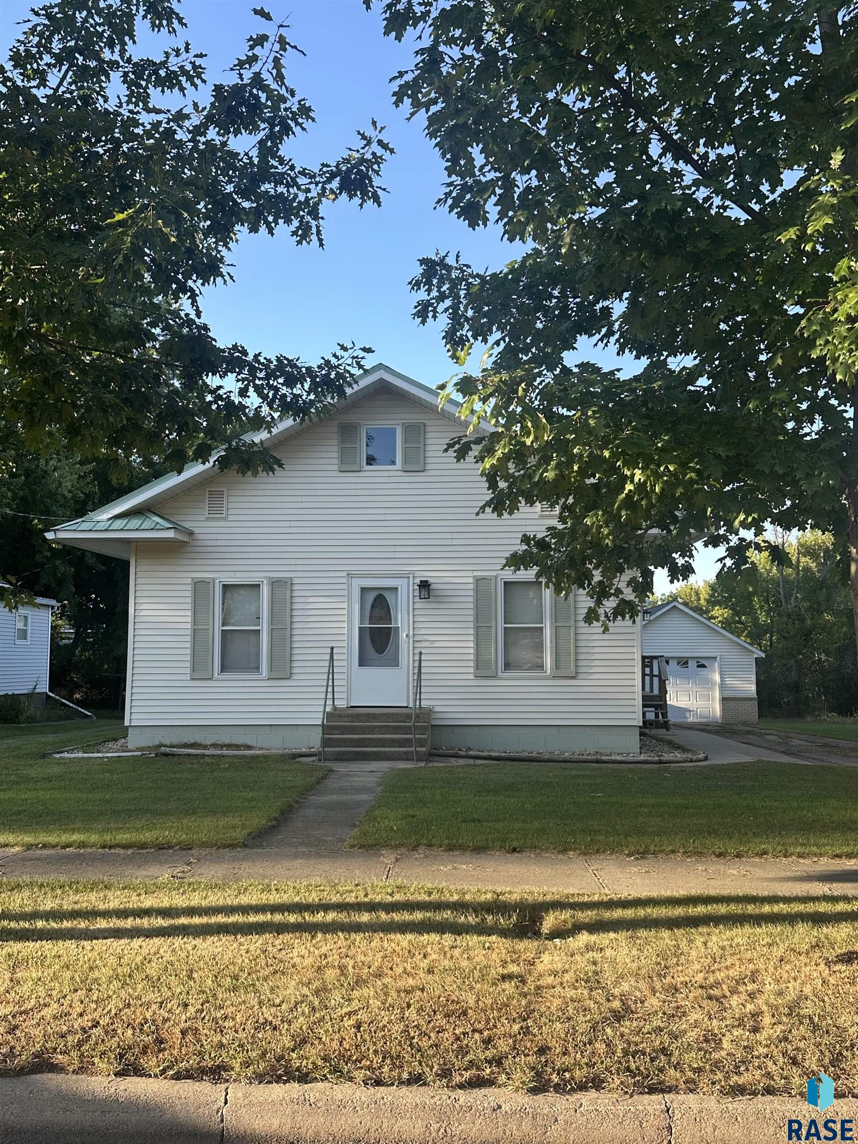 214 E Park Ave, Howard