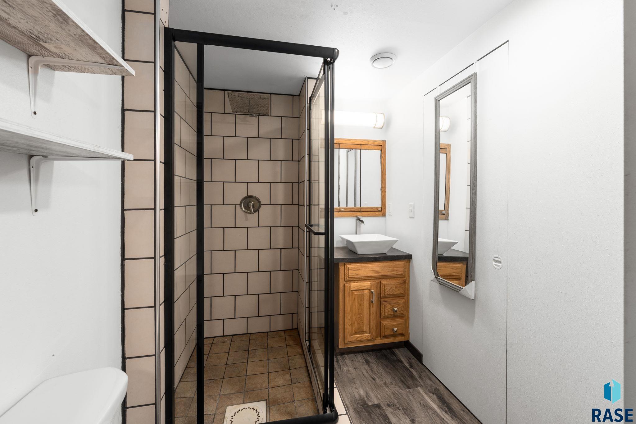 213 Meyer Ln, Sioux Falls