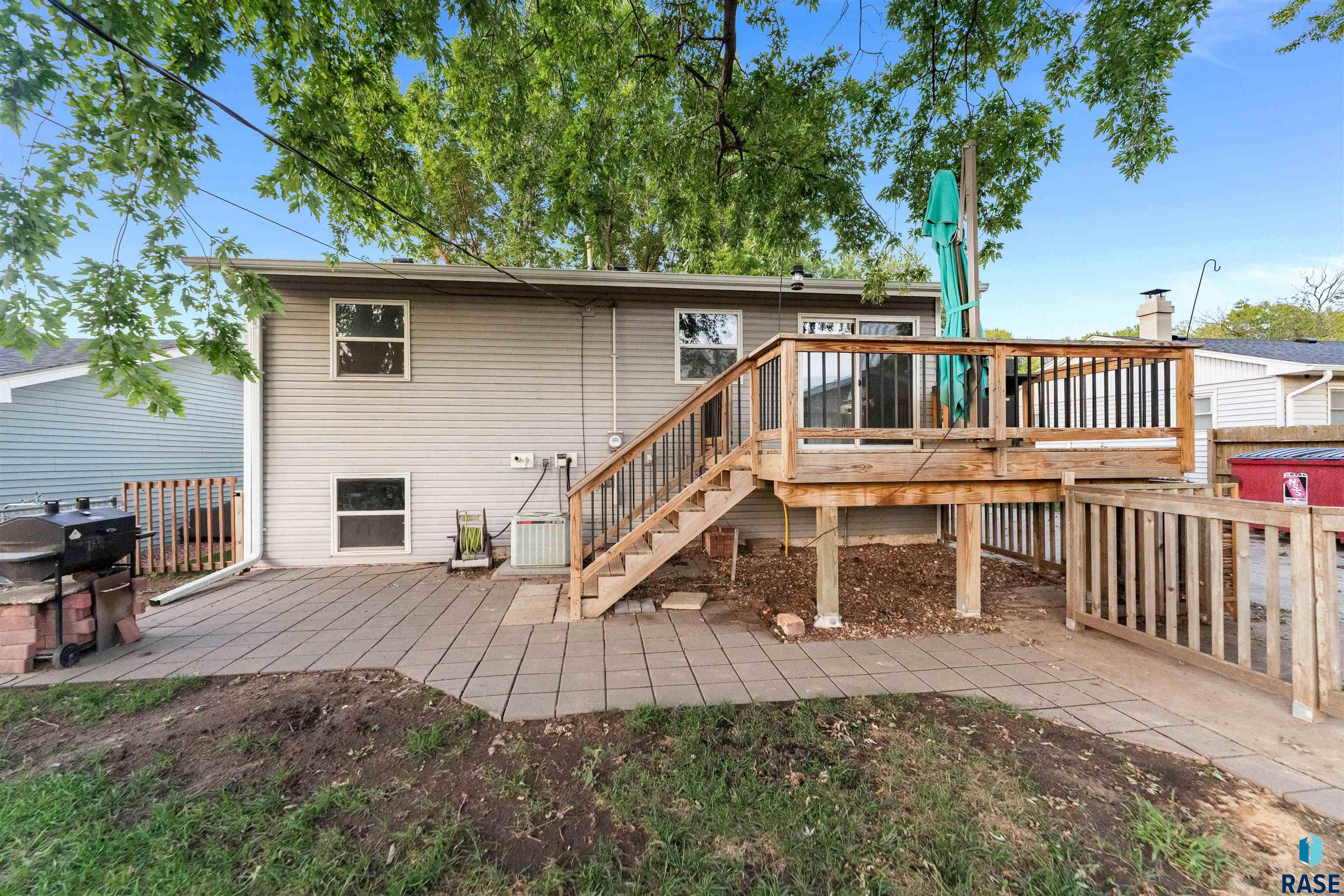 213 Meyer Ln, Sioux Falls
