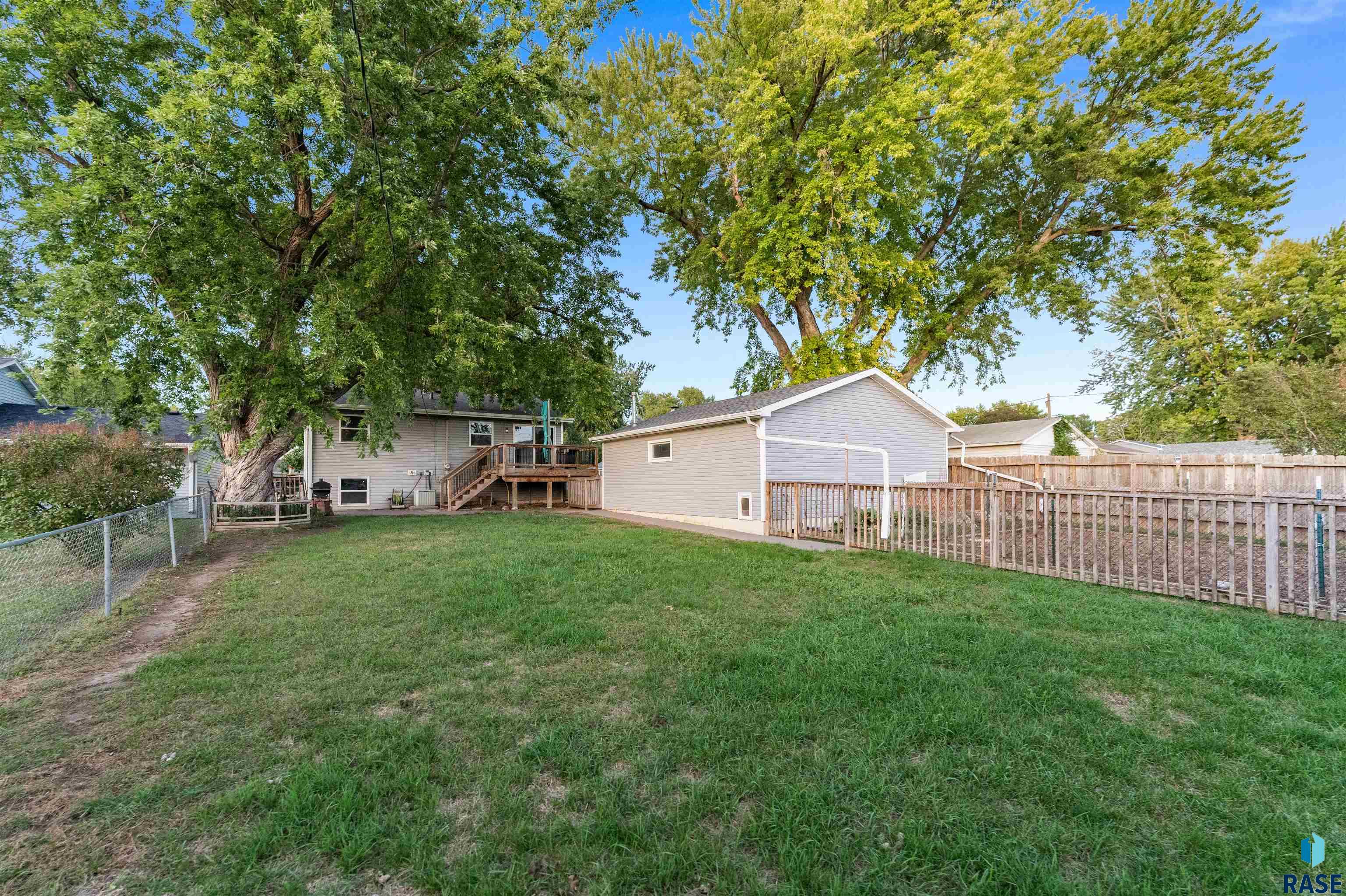 213 Meyer Ln, Sioux Falls