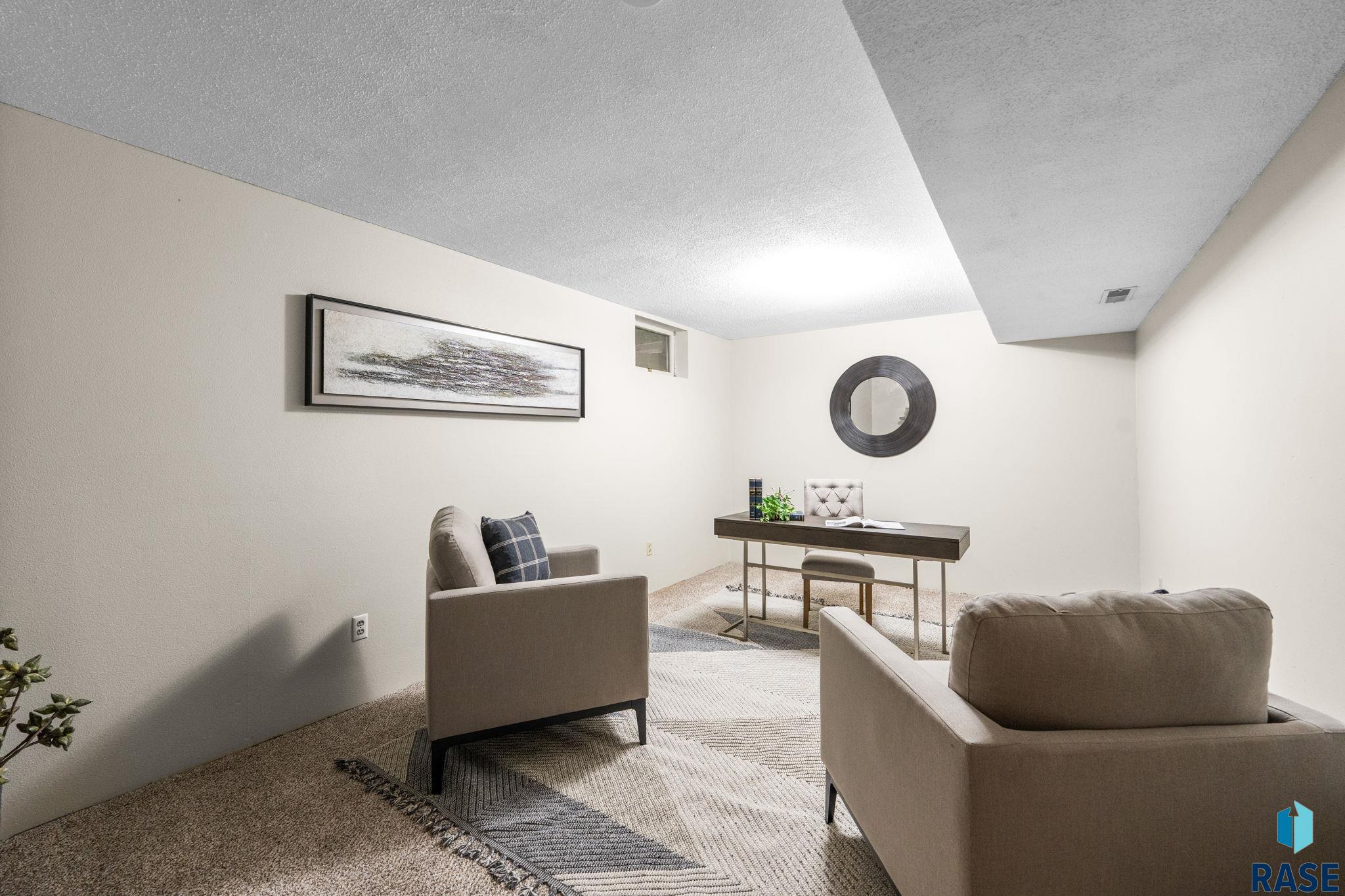 705 Montgomery Ct, Sioux Falls