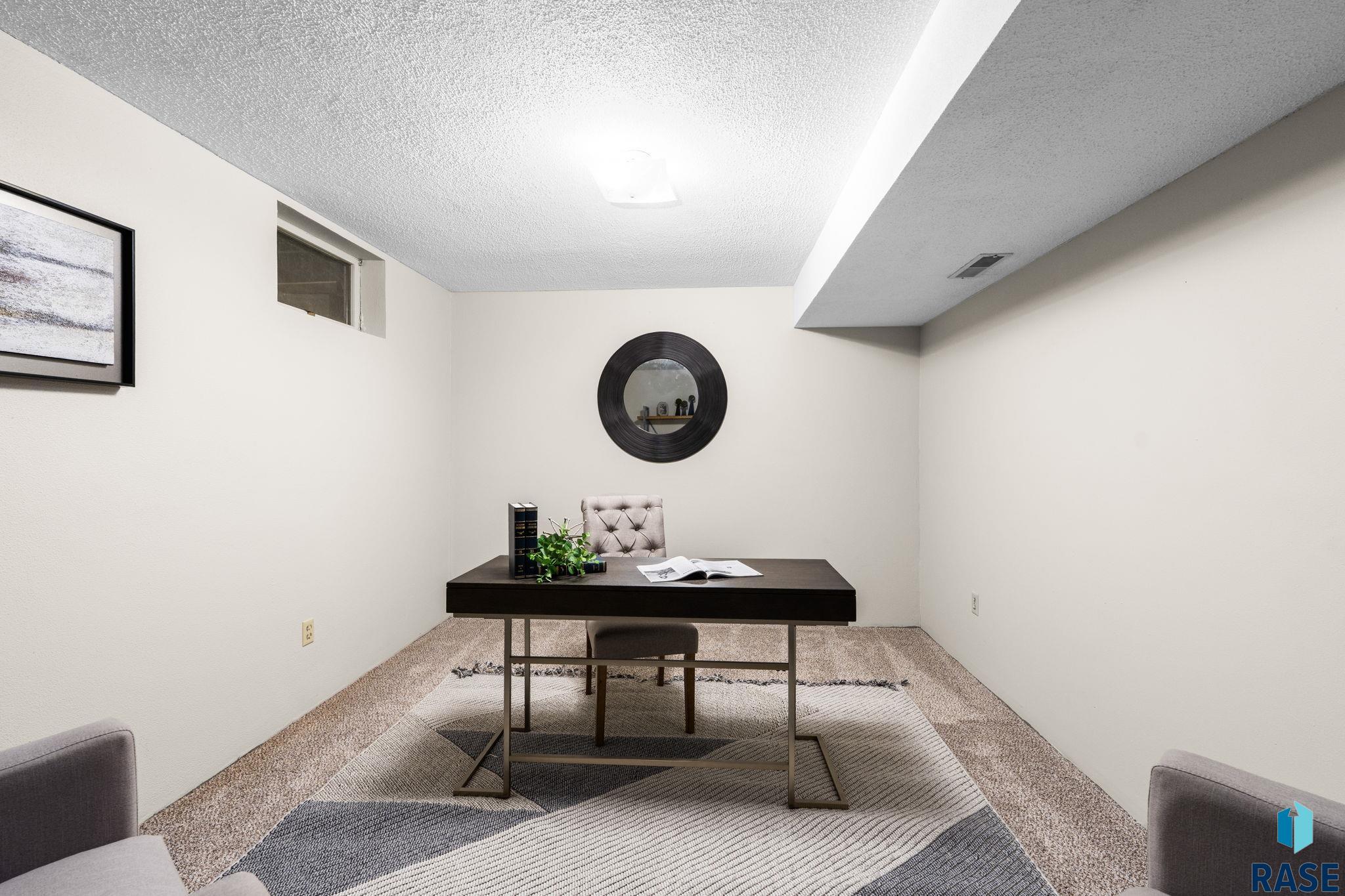 705 Montgomery Ct, Sioux Falls