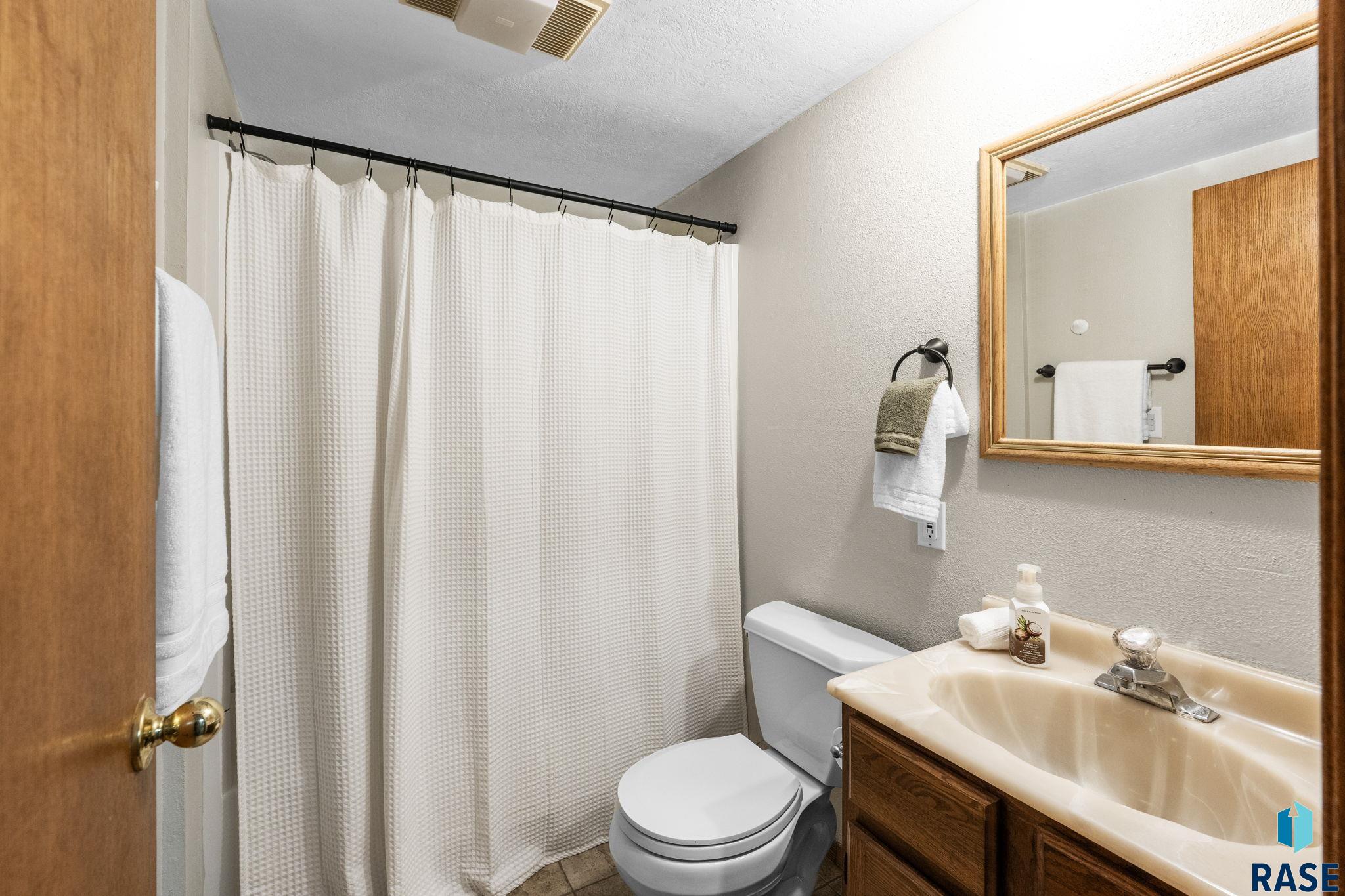 705 Montgomery Ct, Sioux Falls