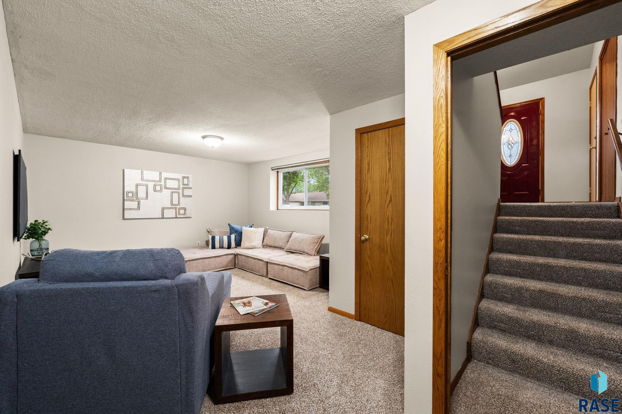 705 Montgomery Ct, Sioux Falls