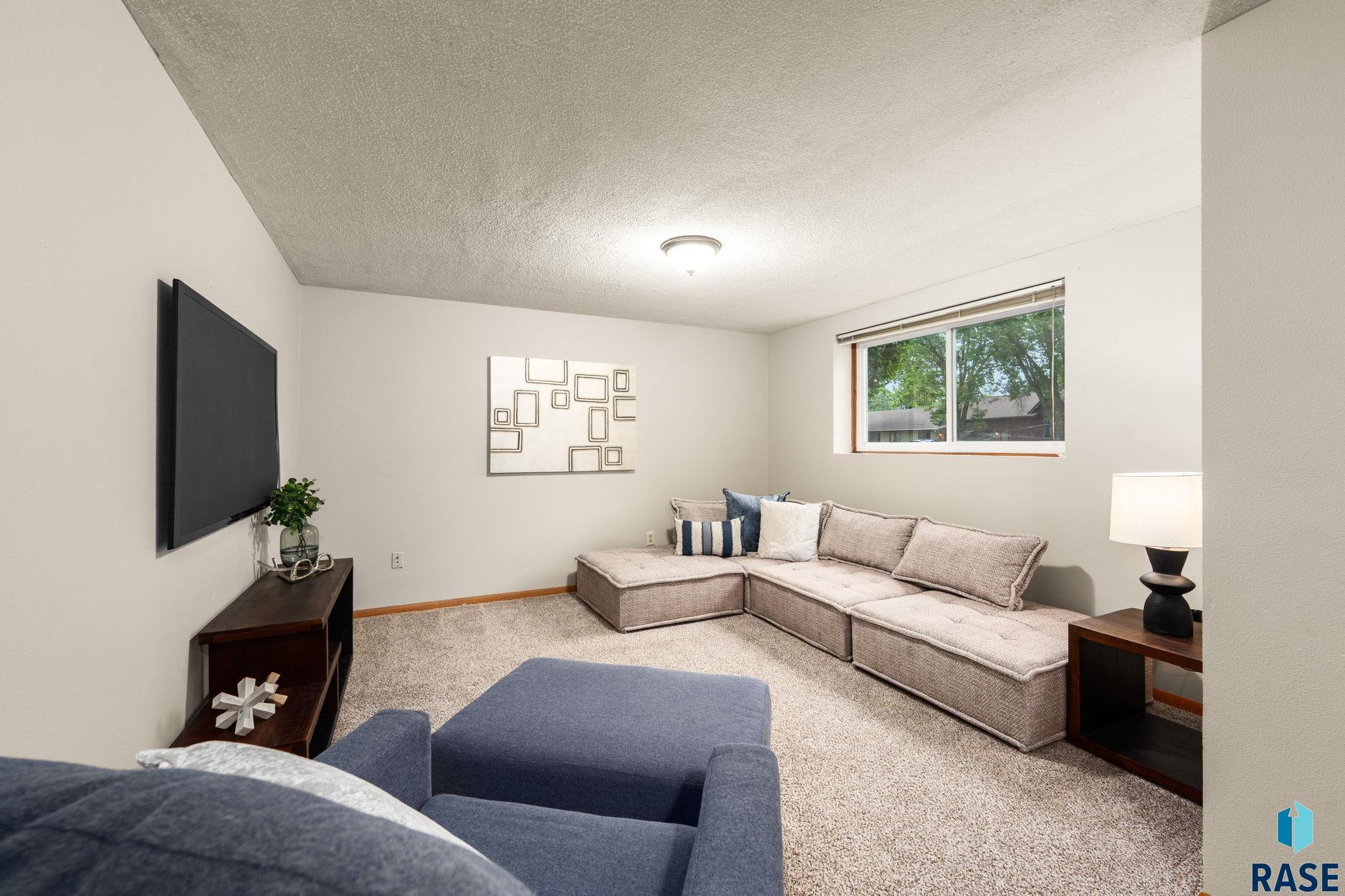 705 Montgomery Ct, Sioux Falls