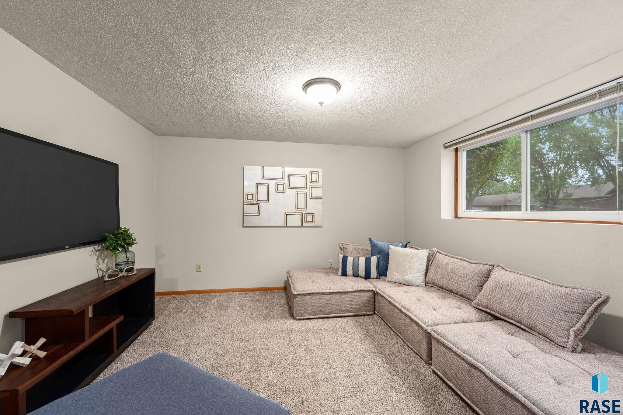 705 Montgomery Ct, Sioux Falls