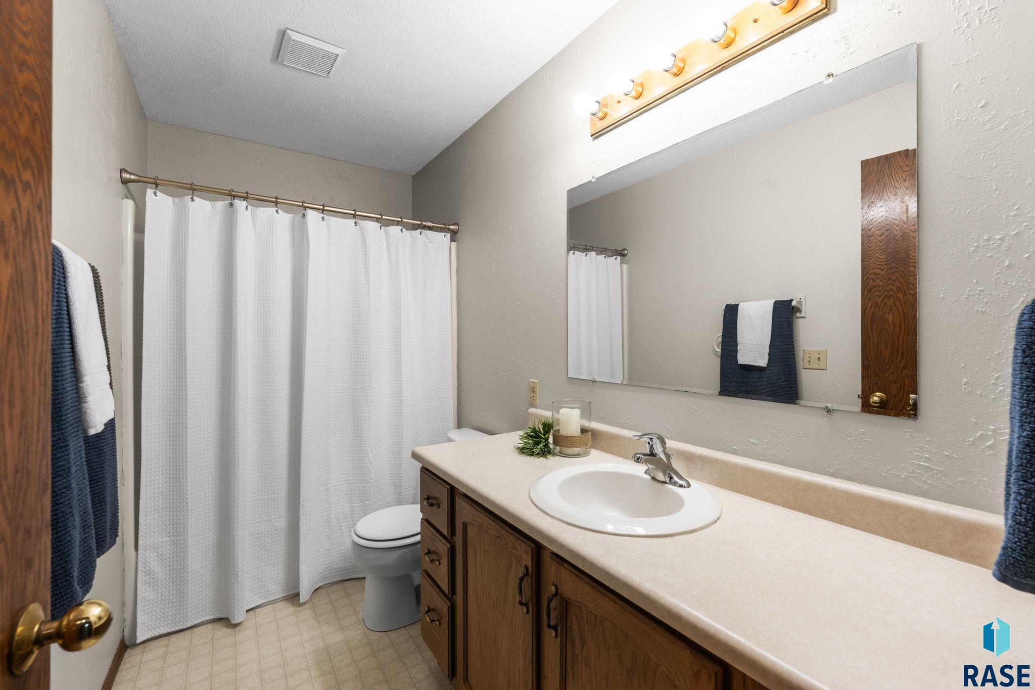 705 Montgomery Ct, Sioux Falls