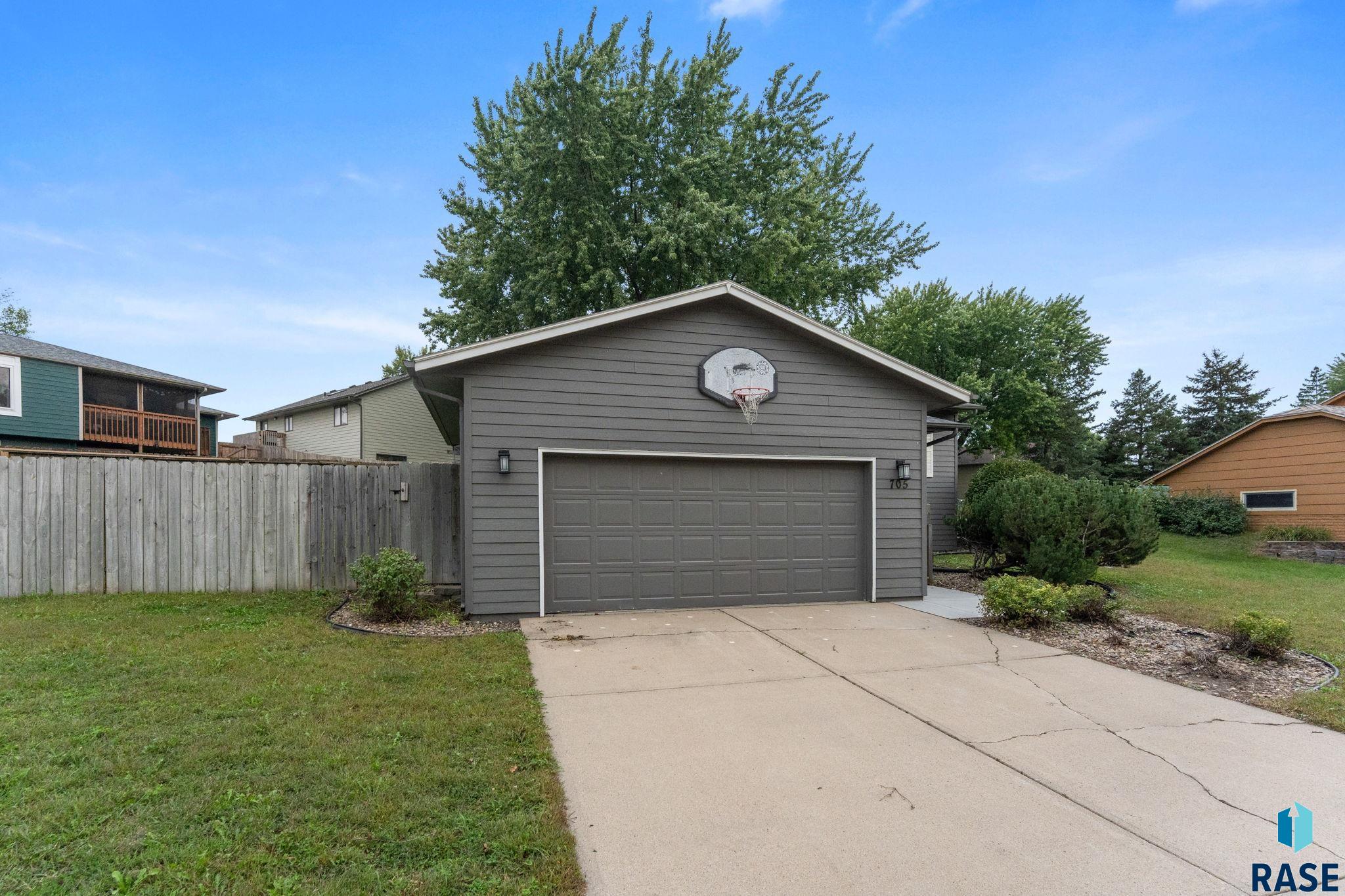 705 Montgomery Ct, Sioux Falls