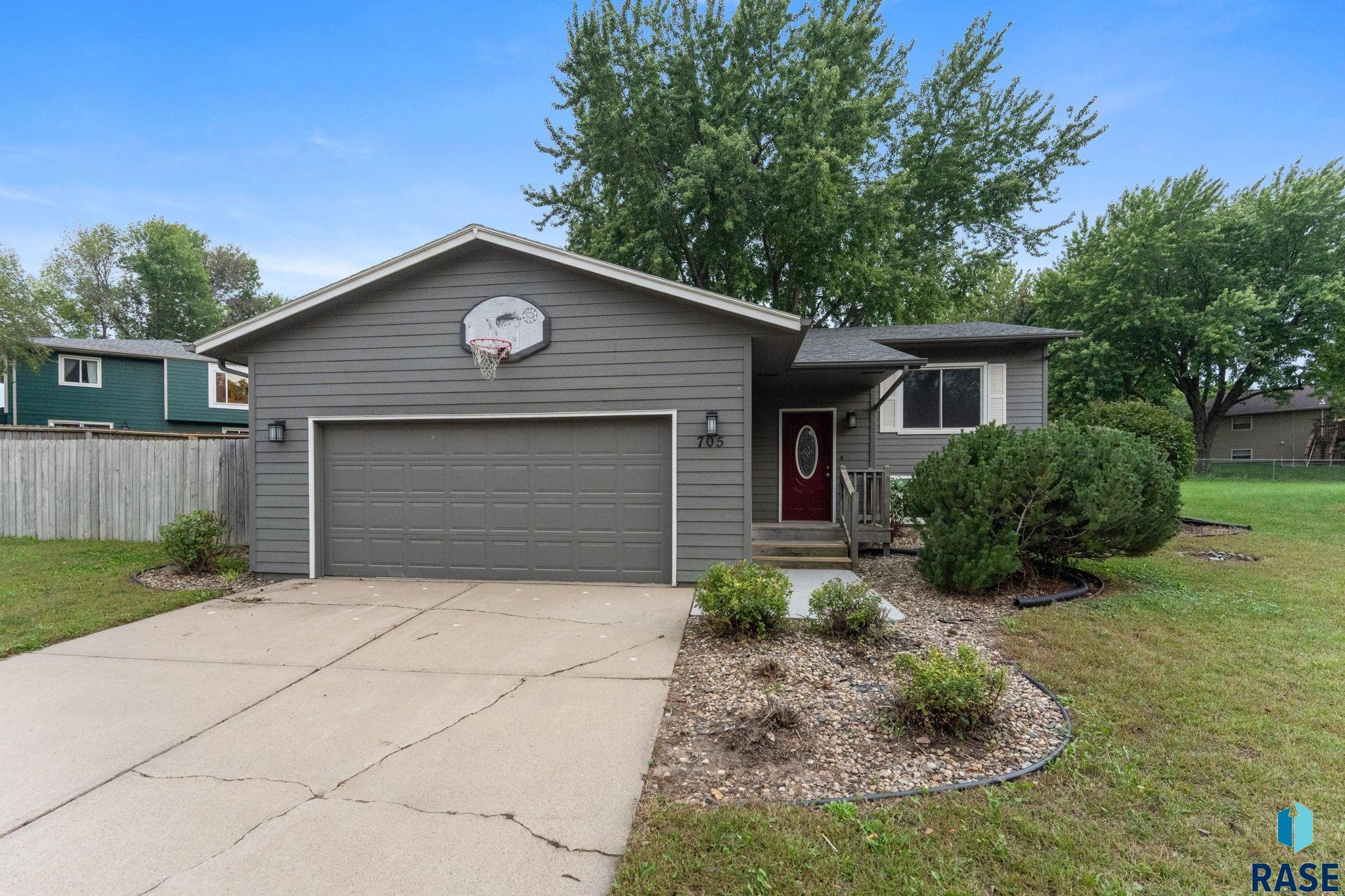 705 Montgomery Ct, Sioux Falls