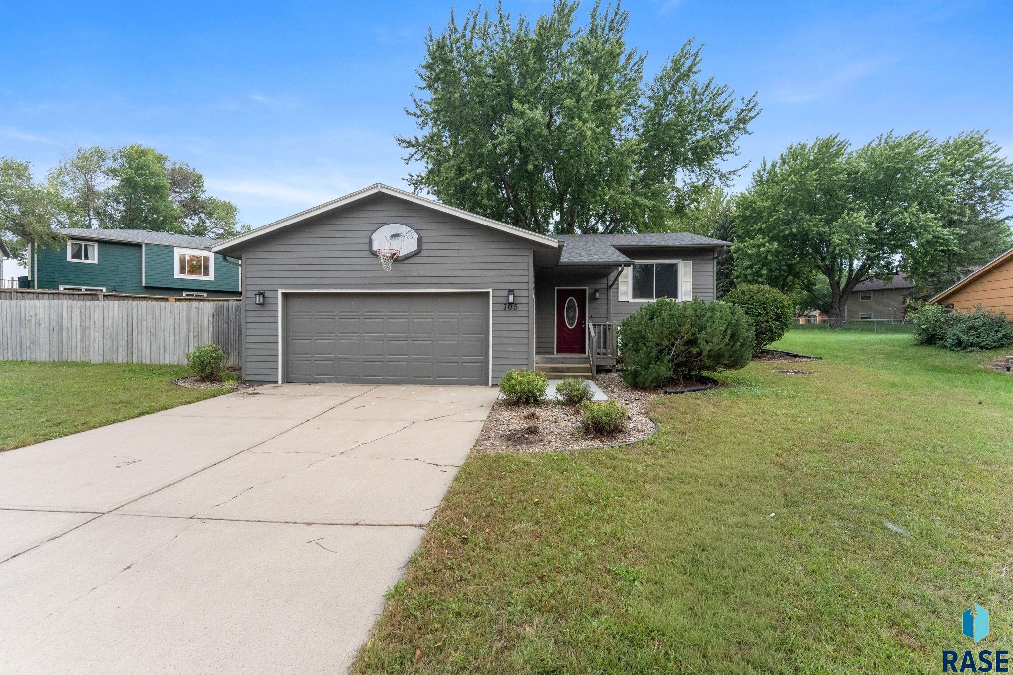 705 Montgomery Ct, Sioux Falls