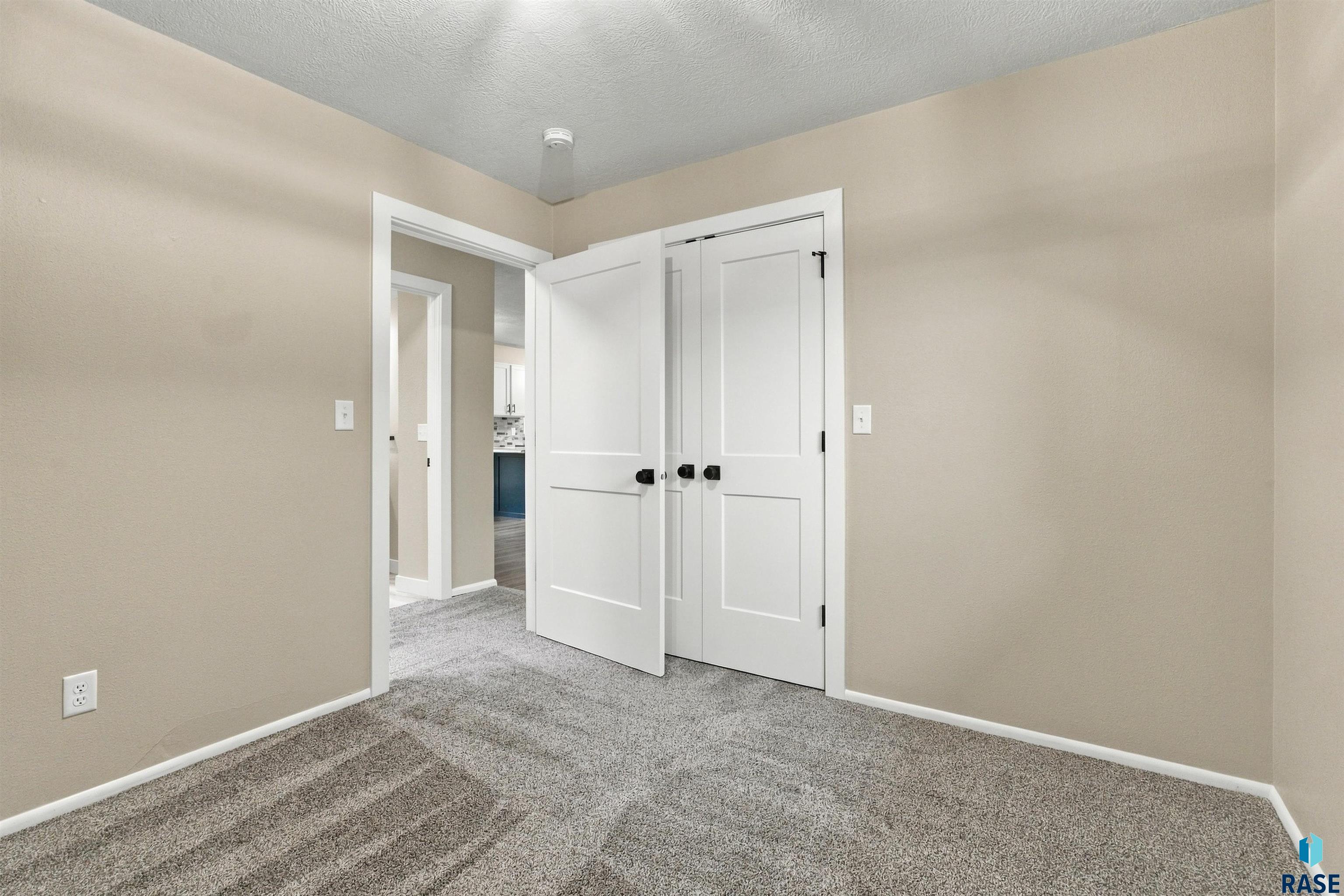 3301 Terry Ave, Sioux Falls
