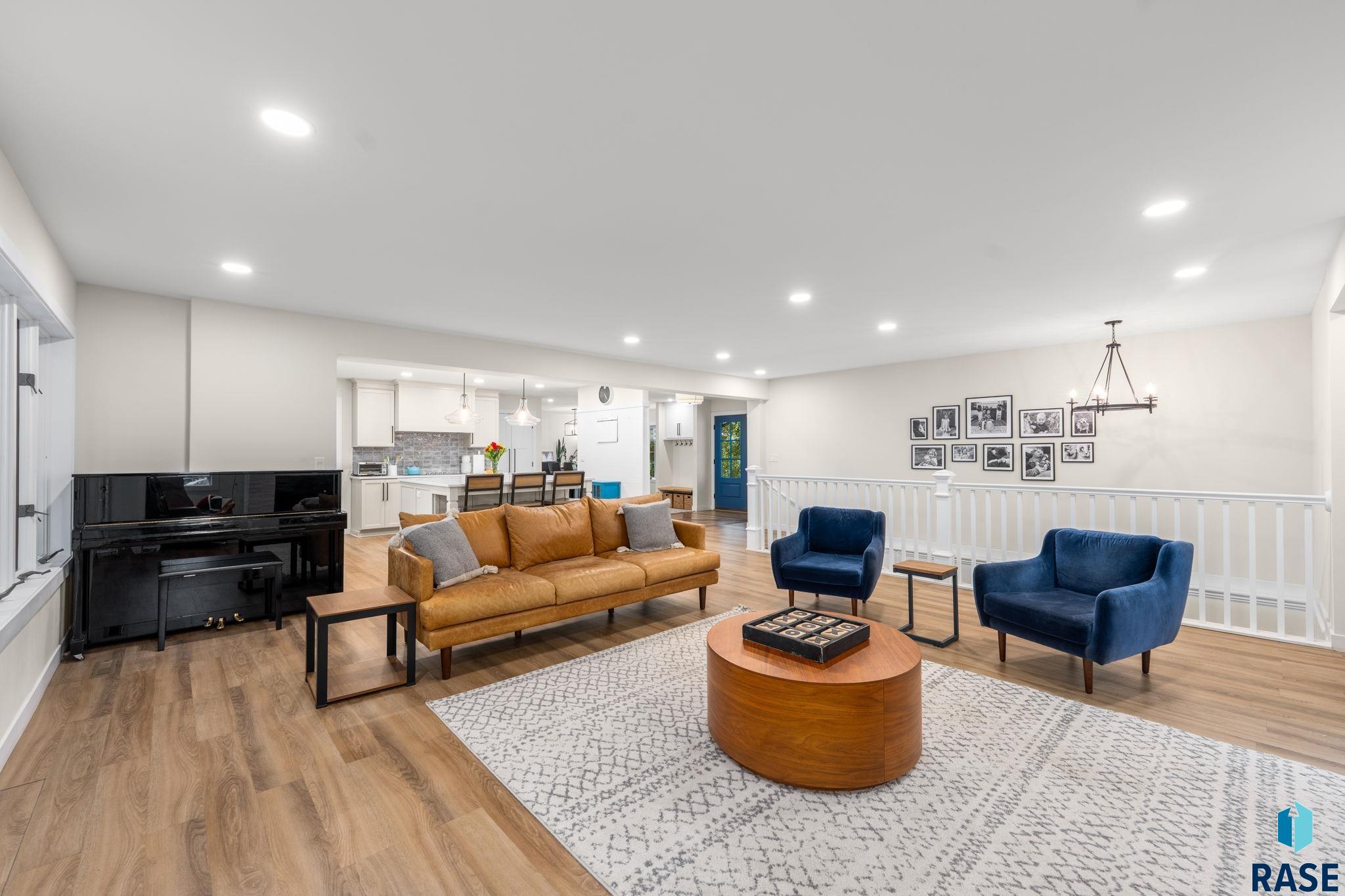 321 Aspen Dr, Sioux Falls