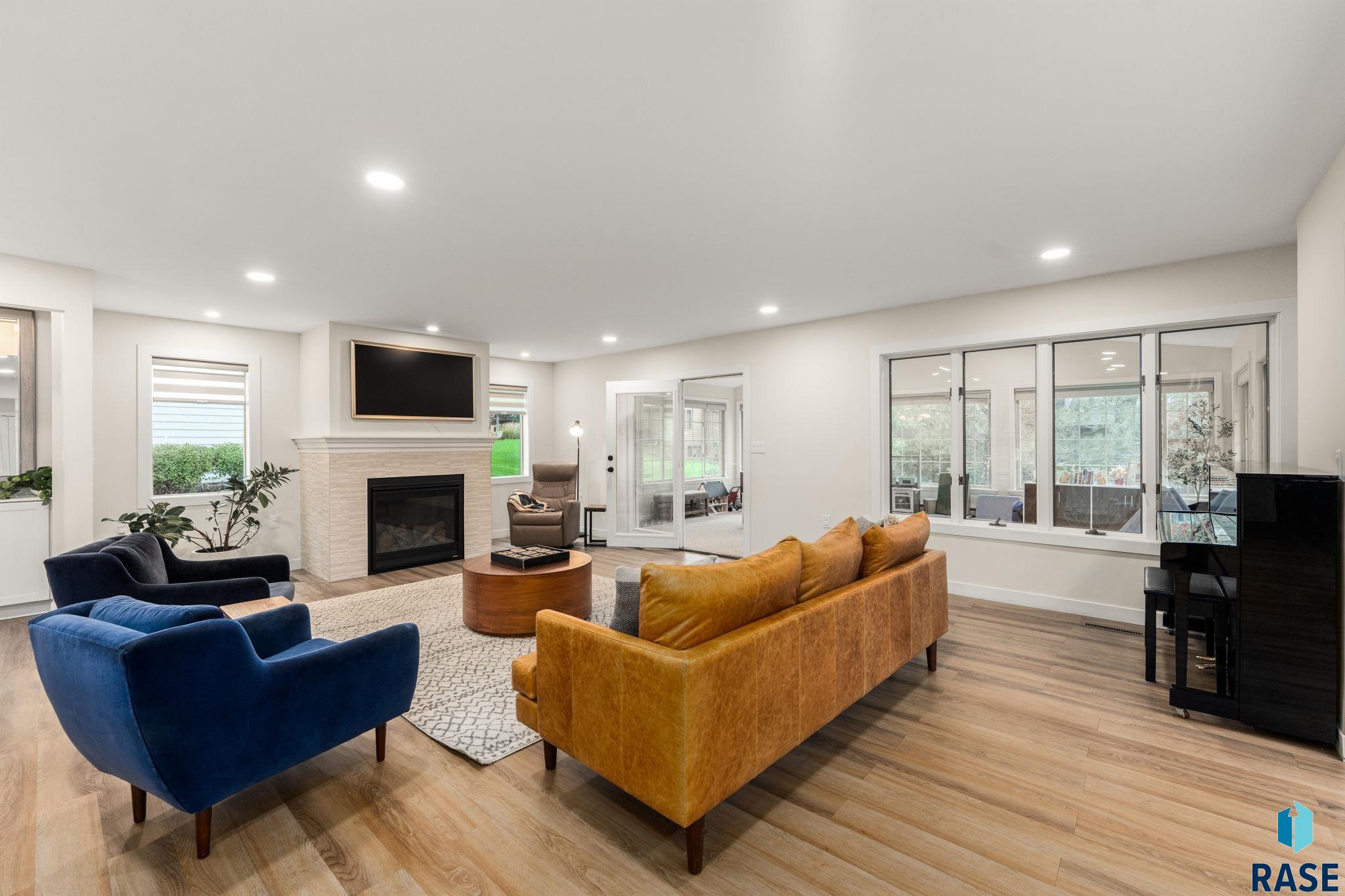 321 Aspen Dr, Sioux Falls