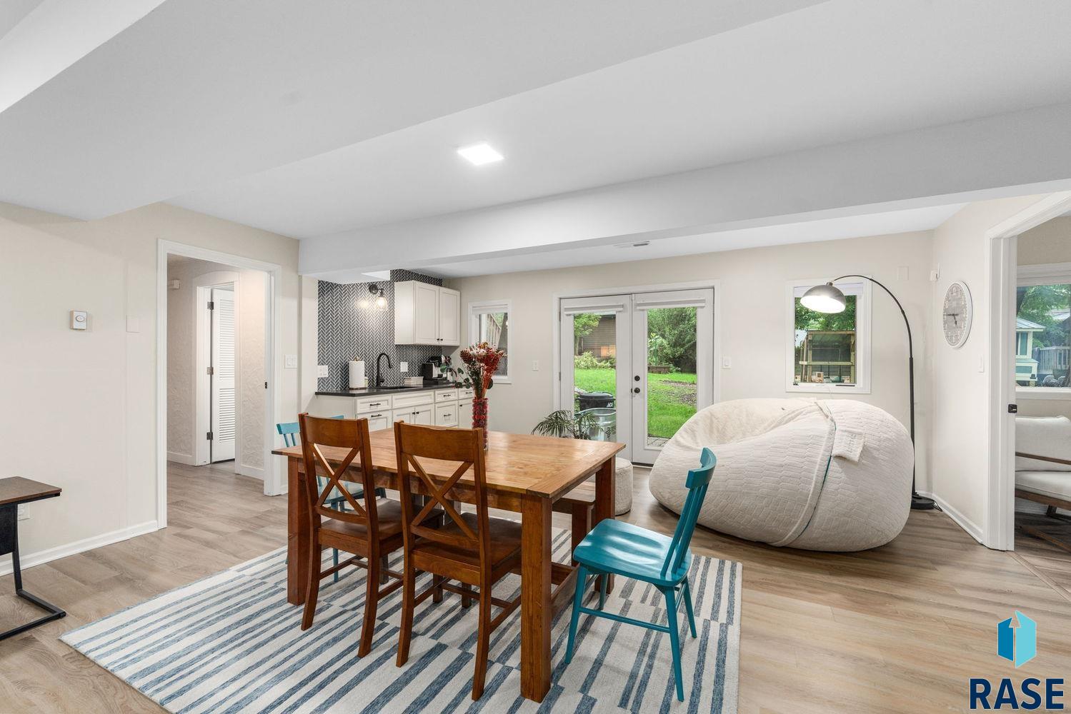 321 Aspen Dr, Sioux Falls
