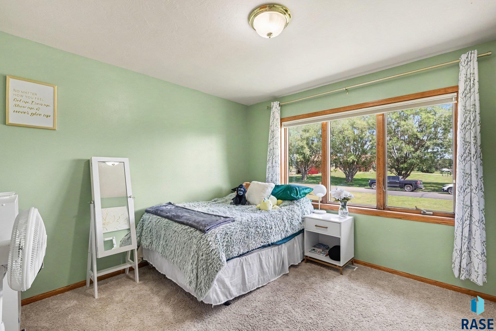 27229 Lovely Pl, Tea