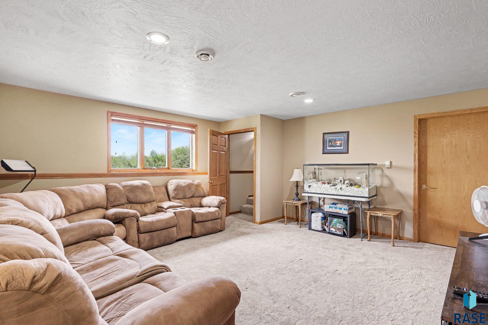 27229 Lovely Pl, Tea
