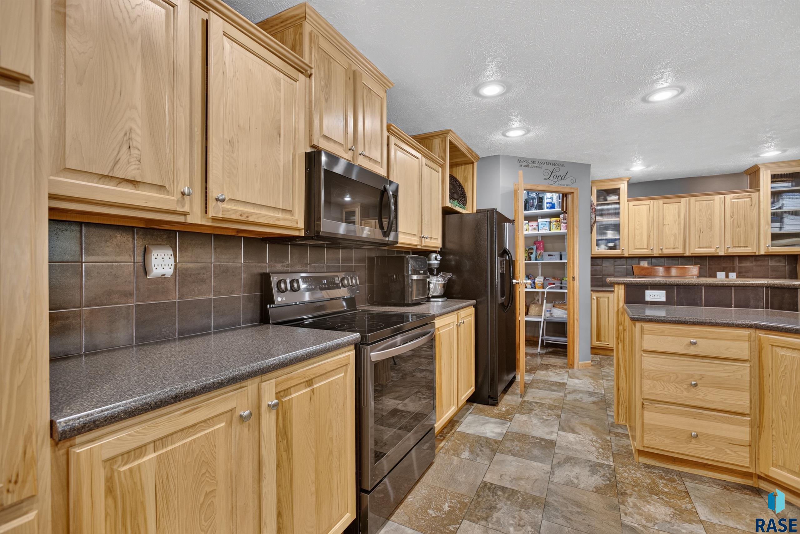 809 McKinley St, Lennox