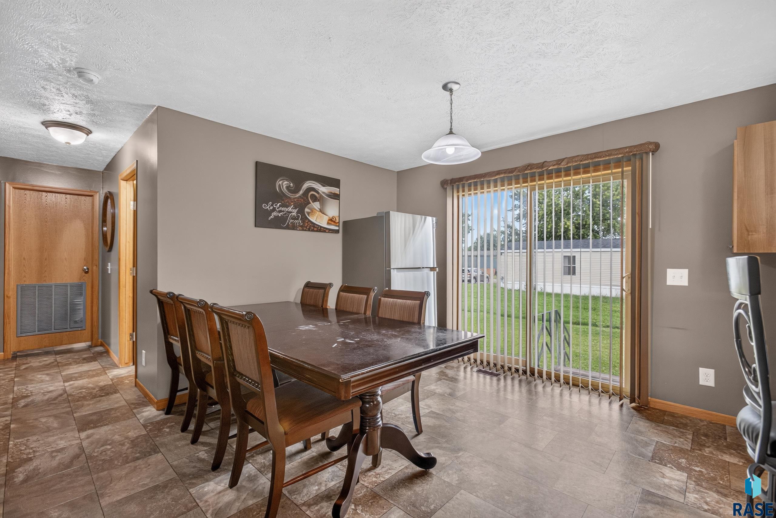 809 McKinley St, Lennox