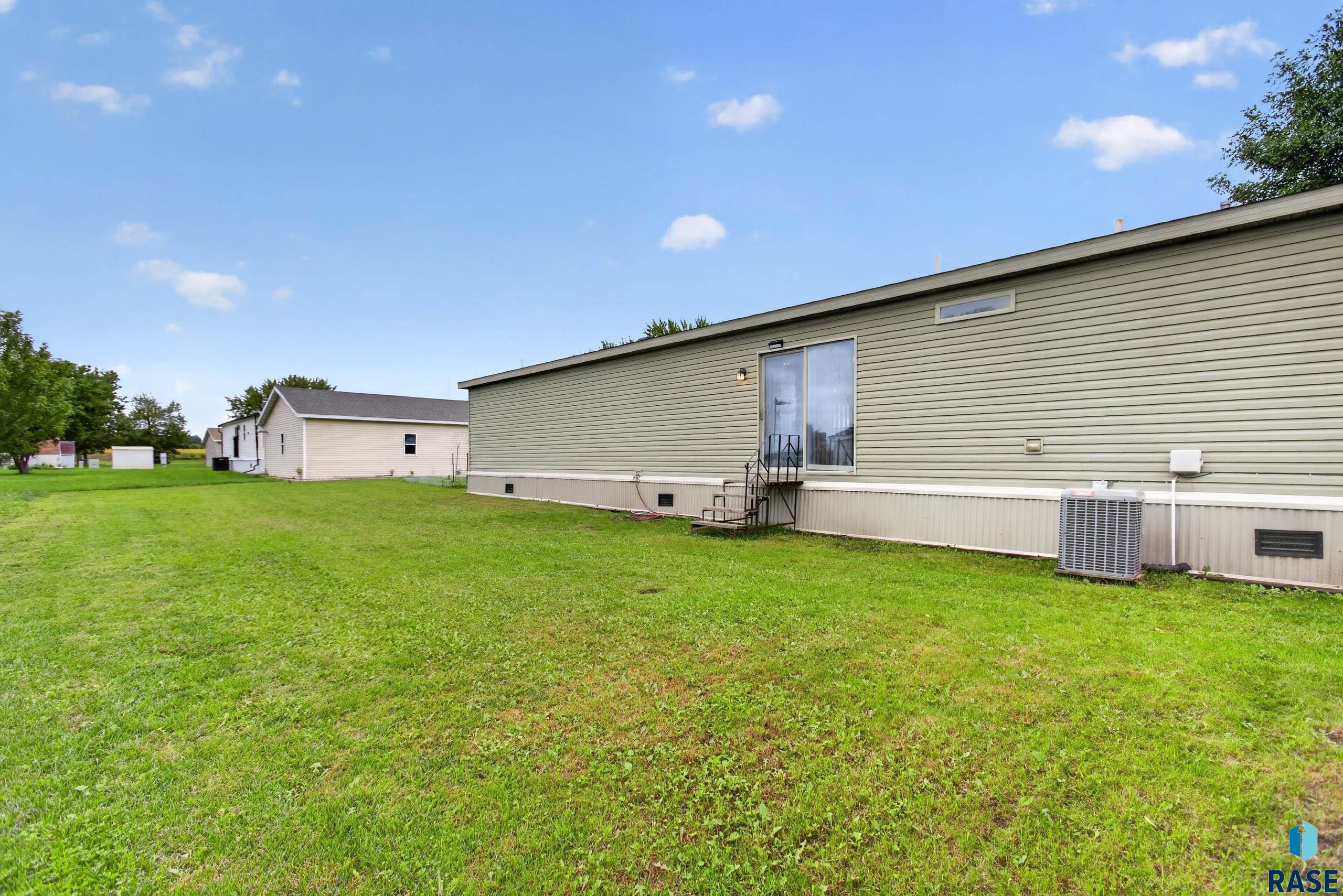 809 McKinley St, Lennox