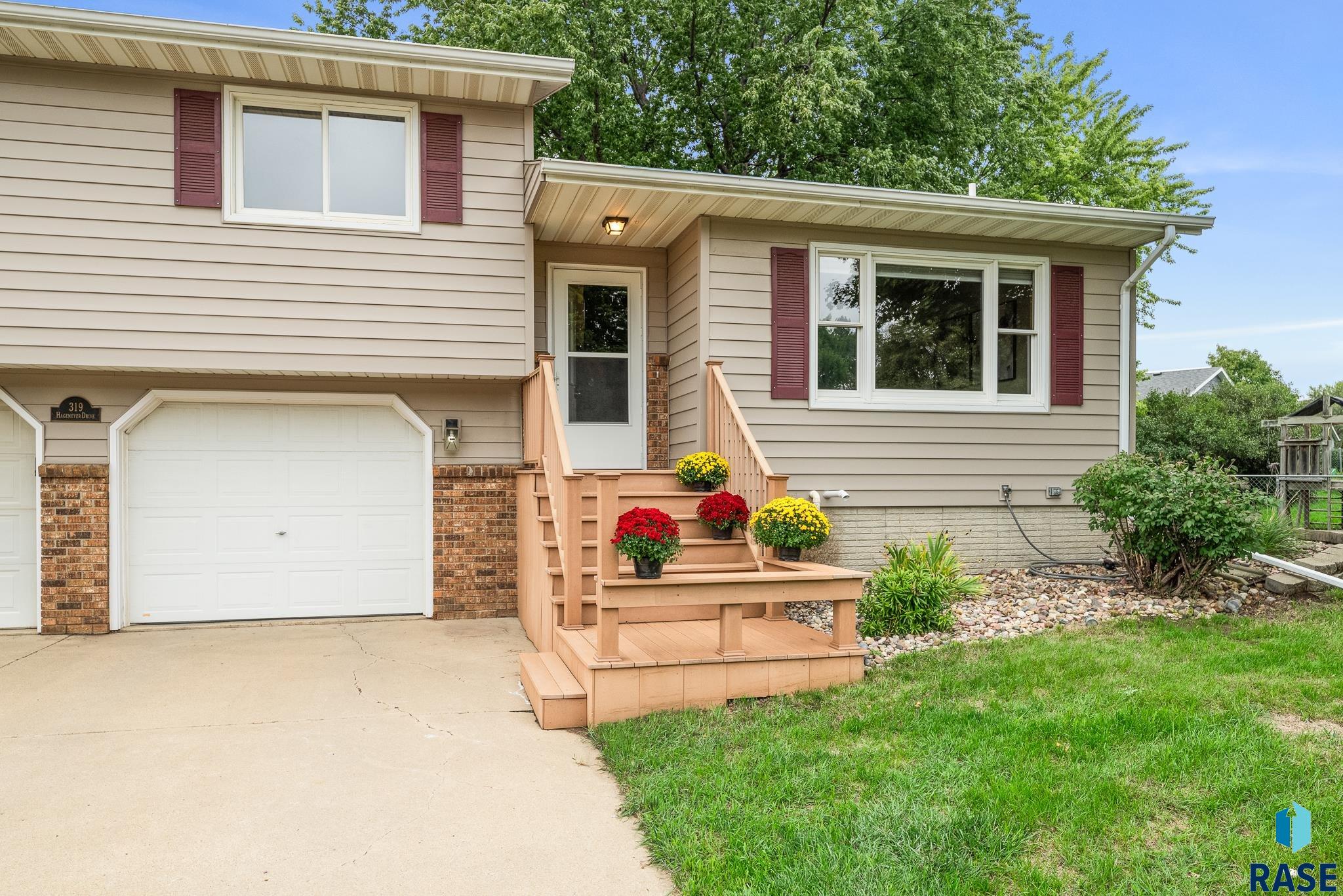 319 Hagemeyer Dr, Tea