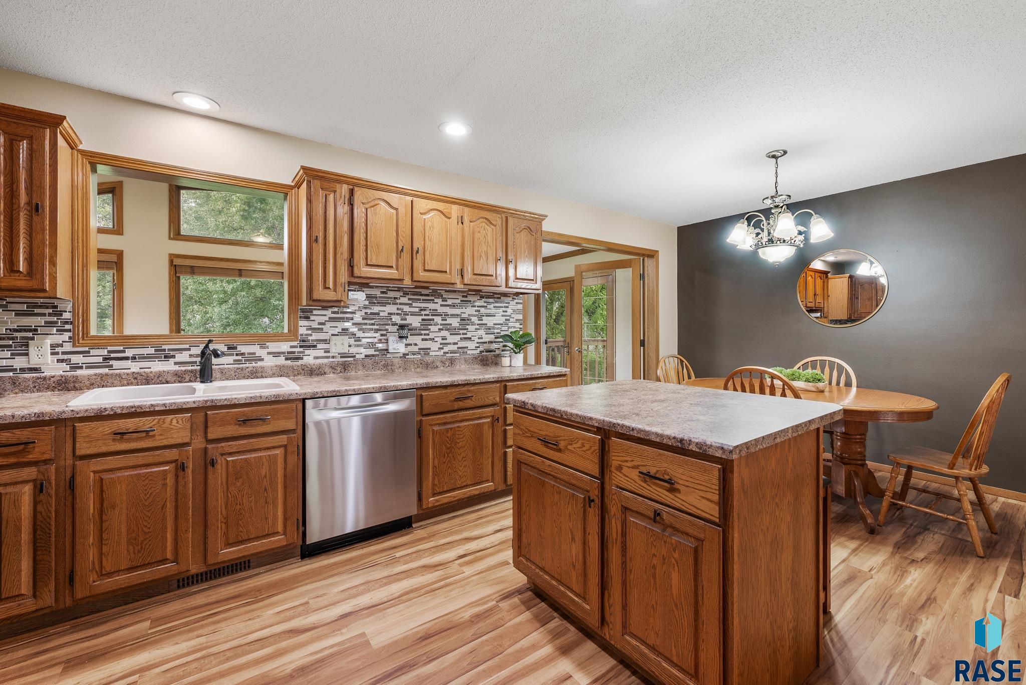 319 Hagemeyer Dr, Tea