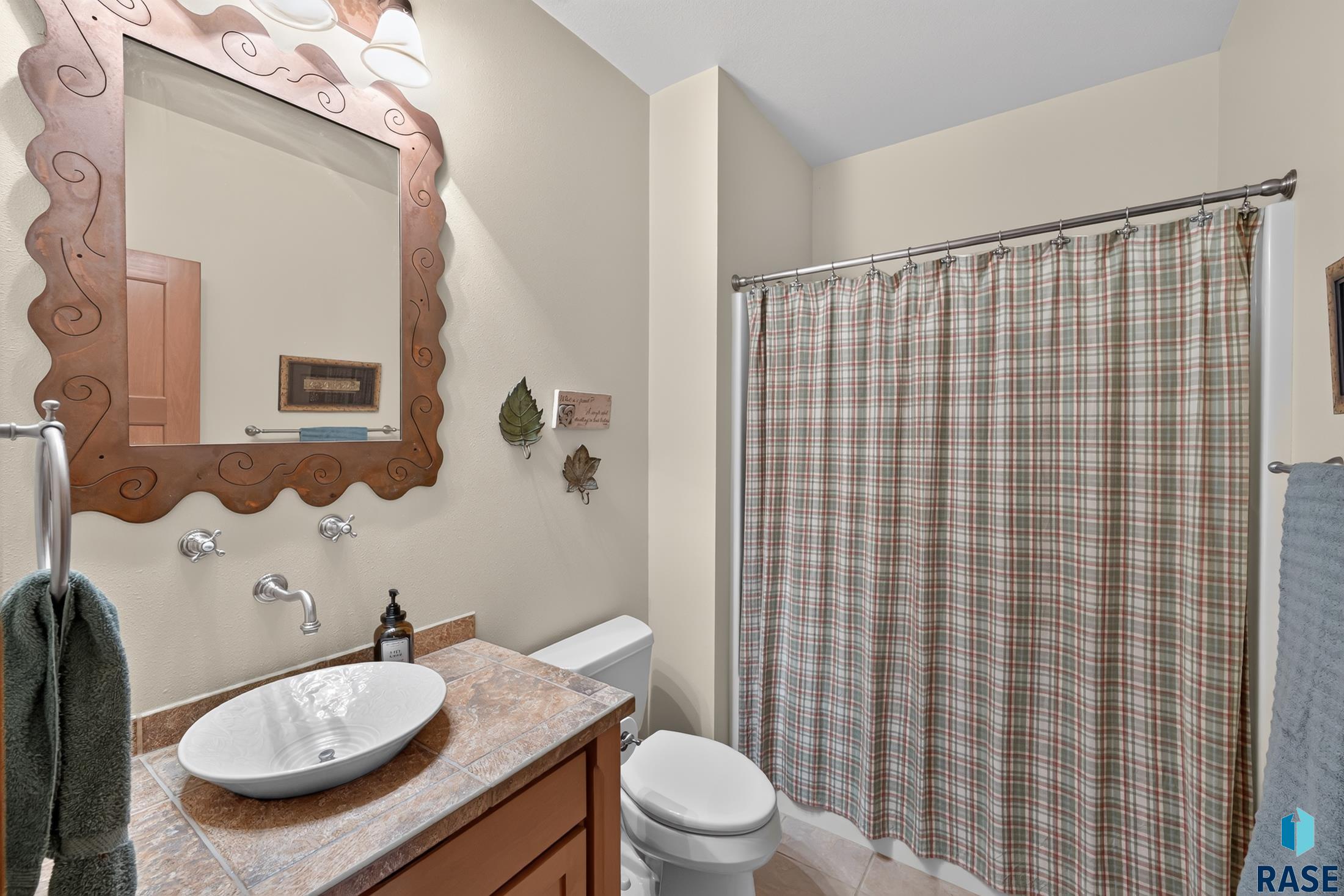 2208 Black Rock Cir, Sioux Falls