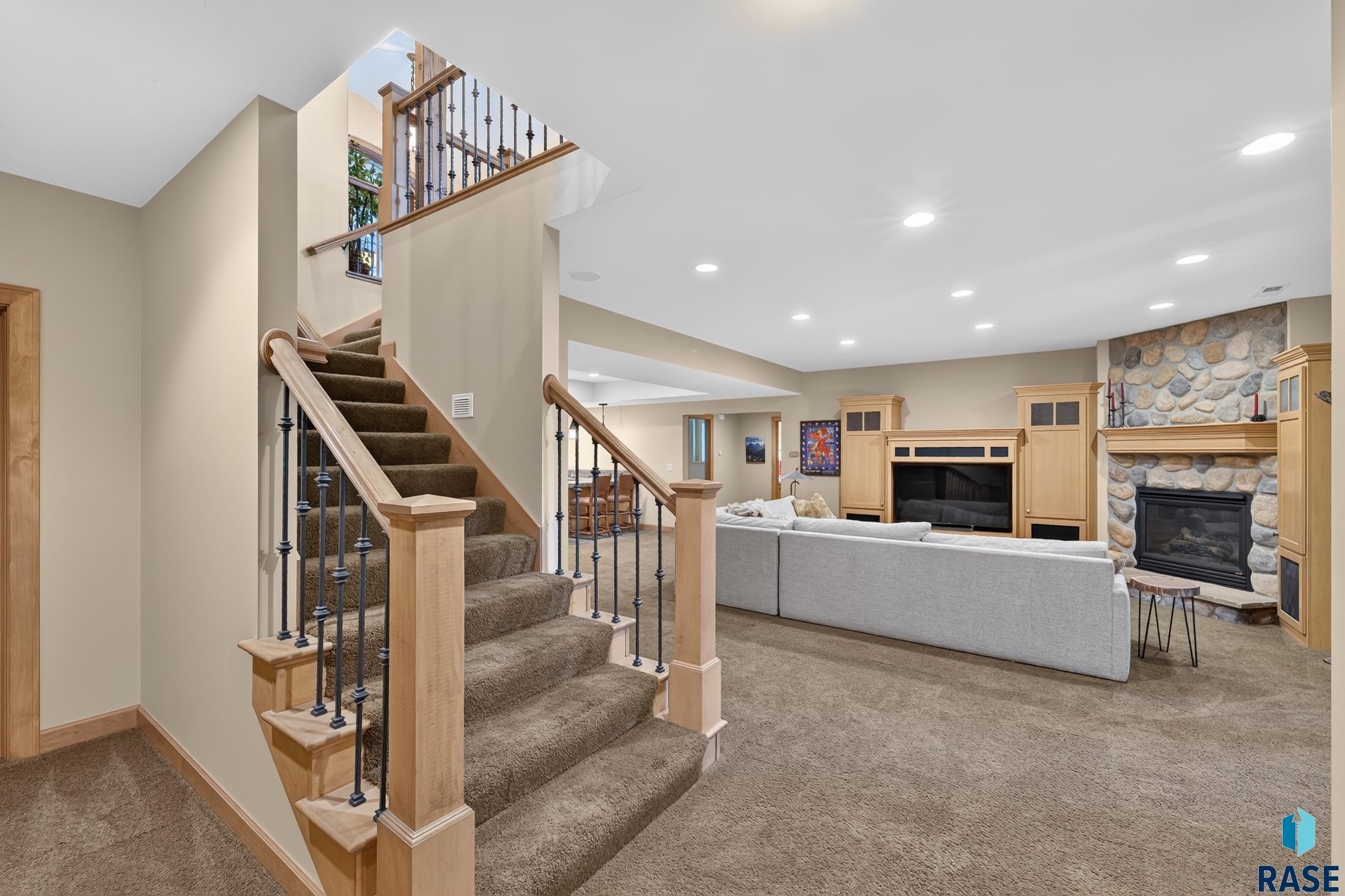 2208 Black Rock Cir, Sioux Falls