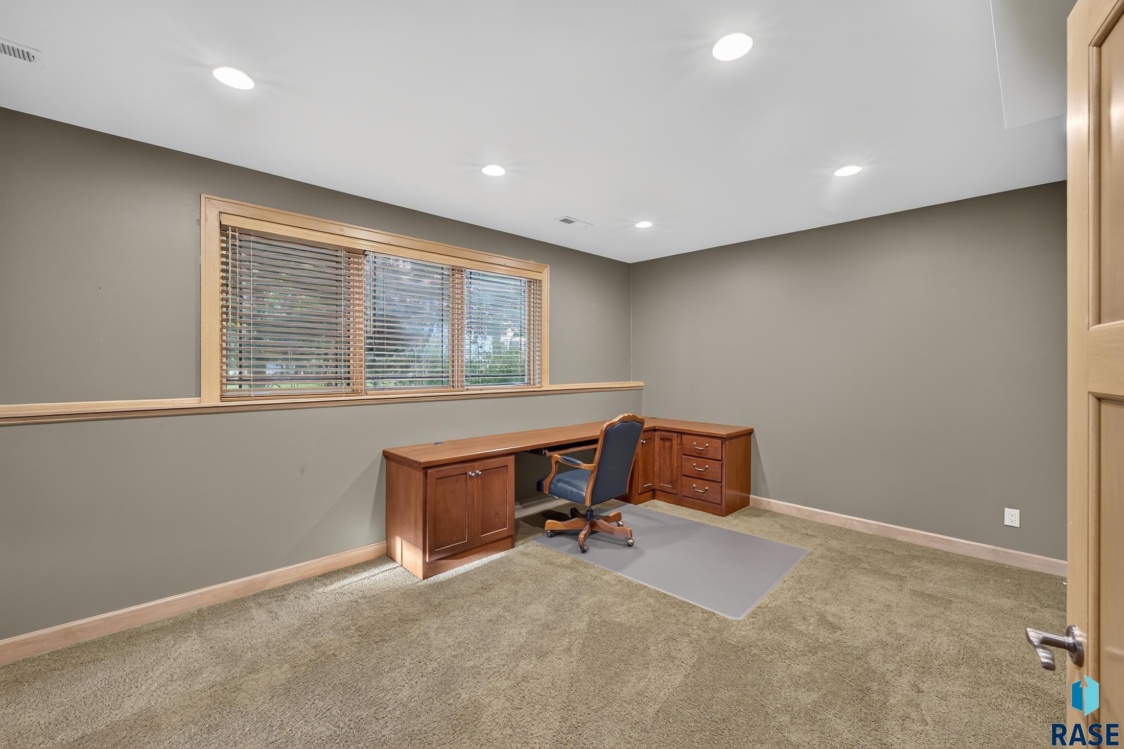 2208 Black Rock Cir, Sioux Falls