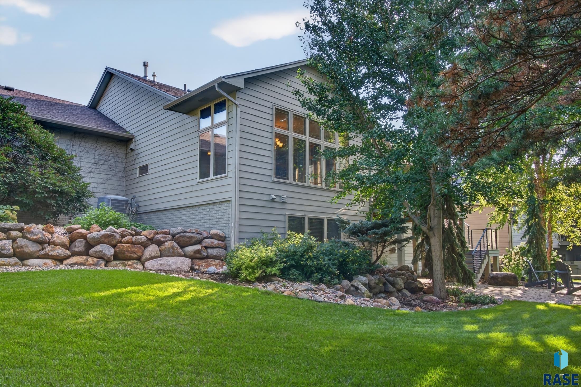 2208 Black Rock Cir, Sioux Falls