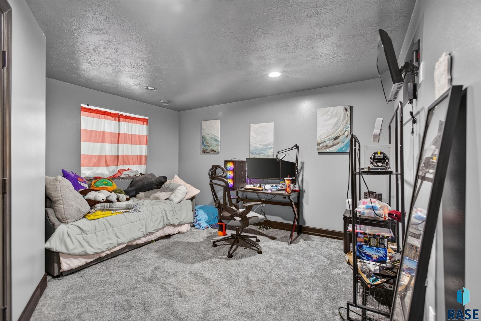 4900 Mangrove St, Sioux Falls