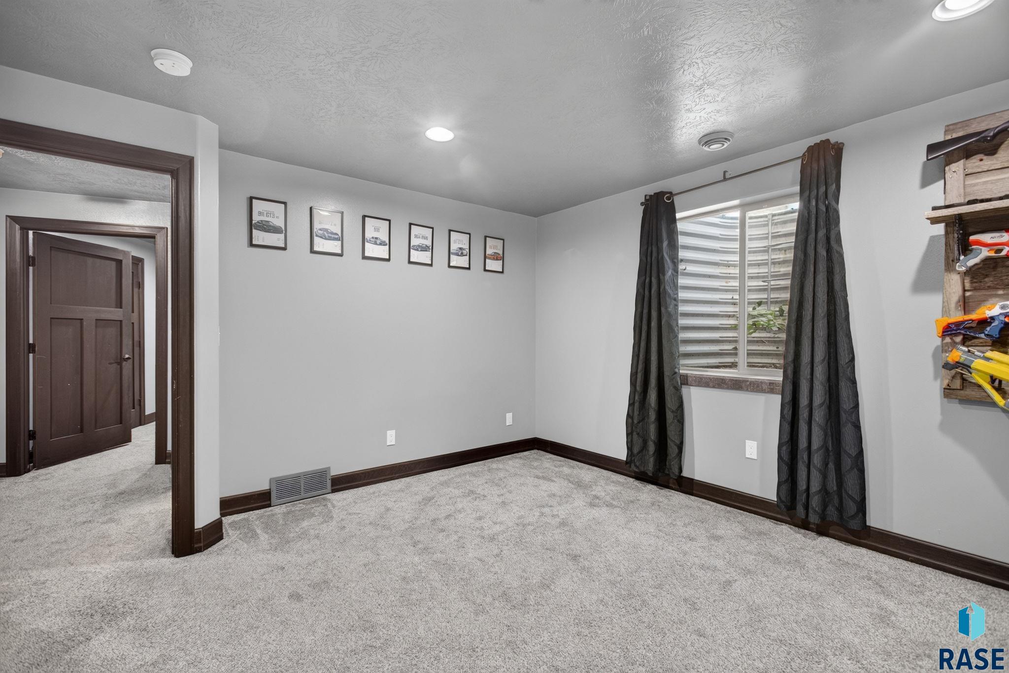 4900 Mangrove St, Sioux Falls
