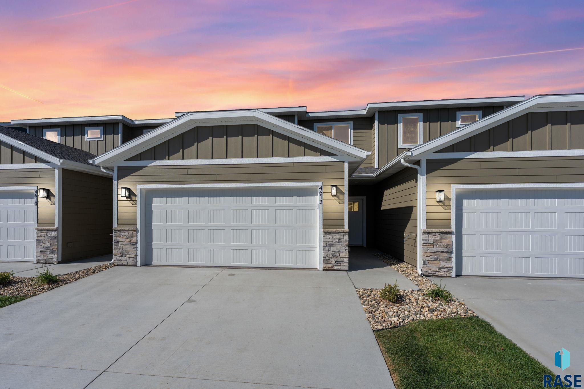 4612 E Whisper Ridge Pl, Sioux Falls