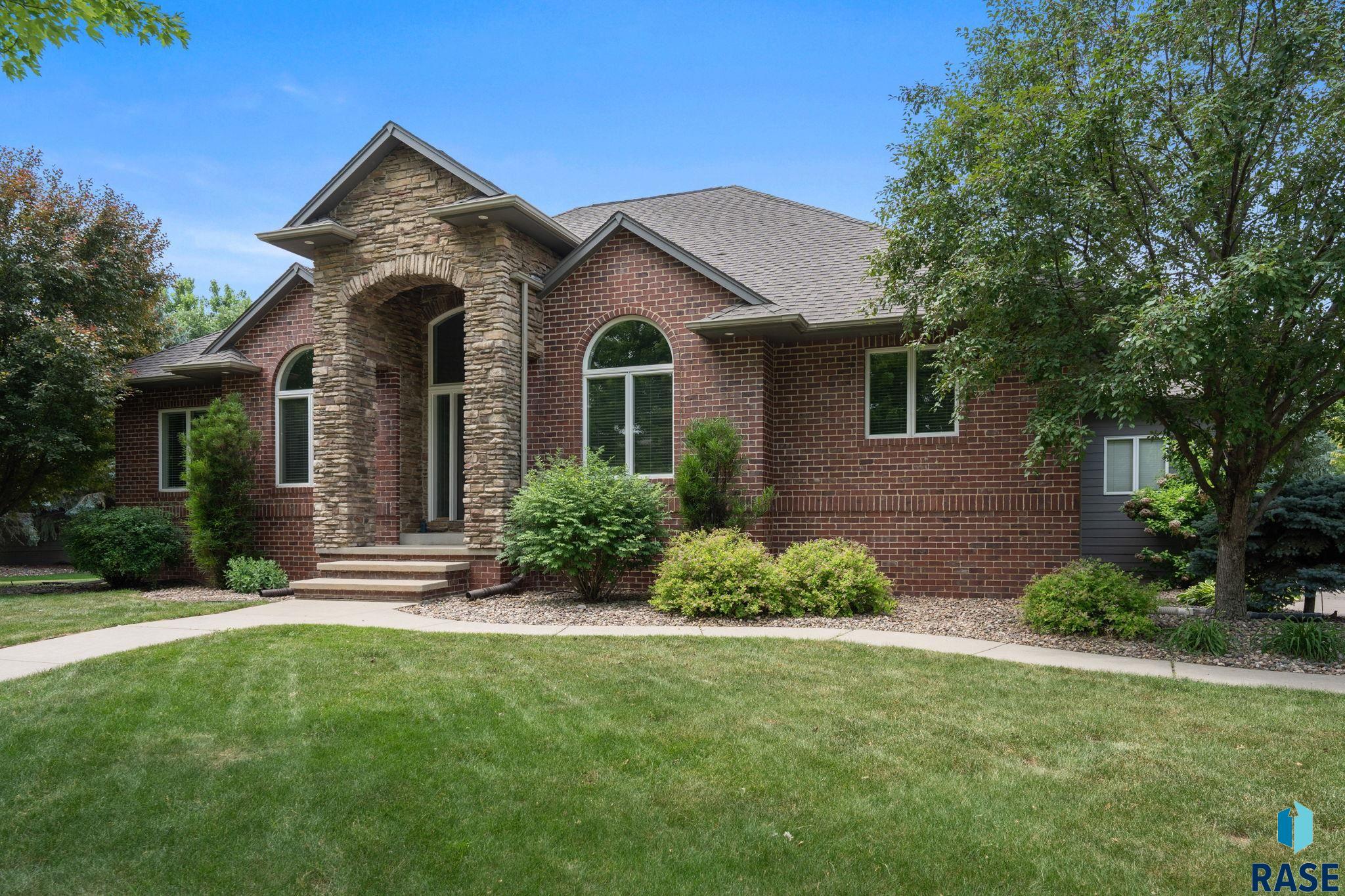 6205 Pinehurst Ct, Sioux Falls