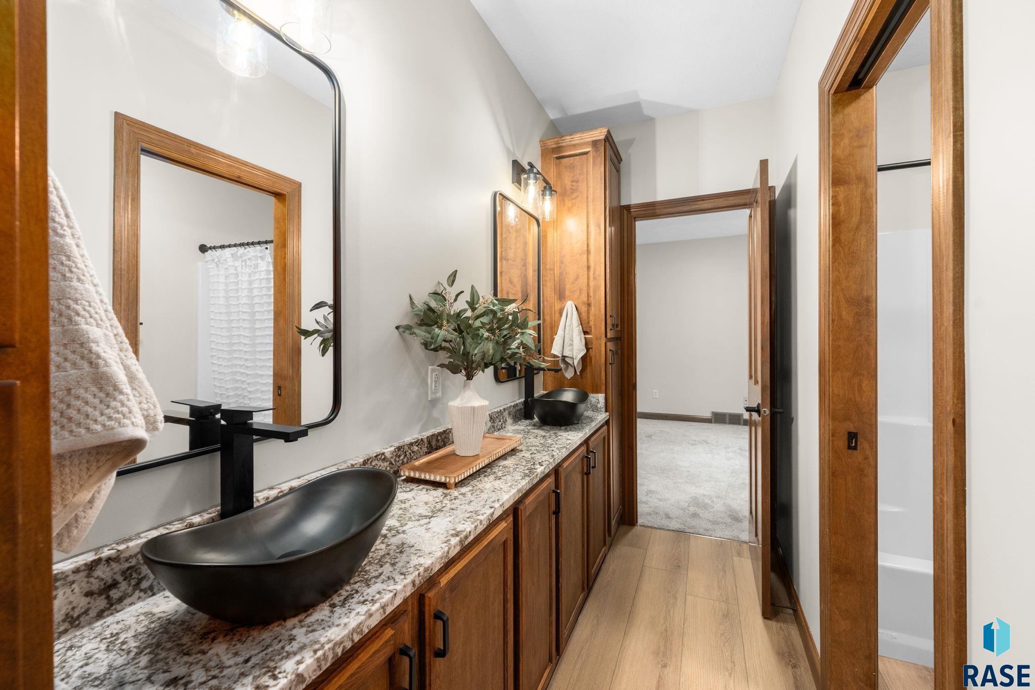 6205 Pinehurst Ct, Sioux Falls