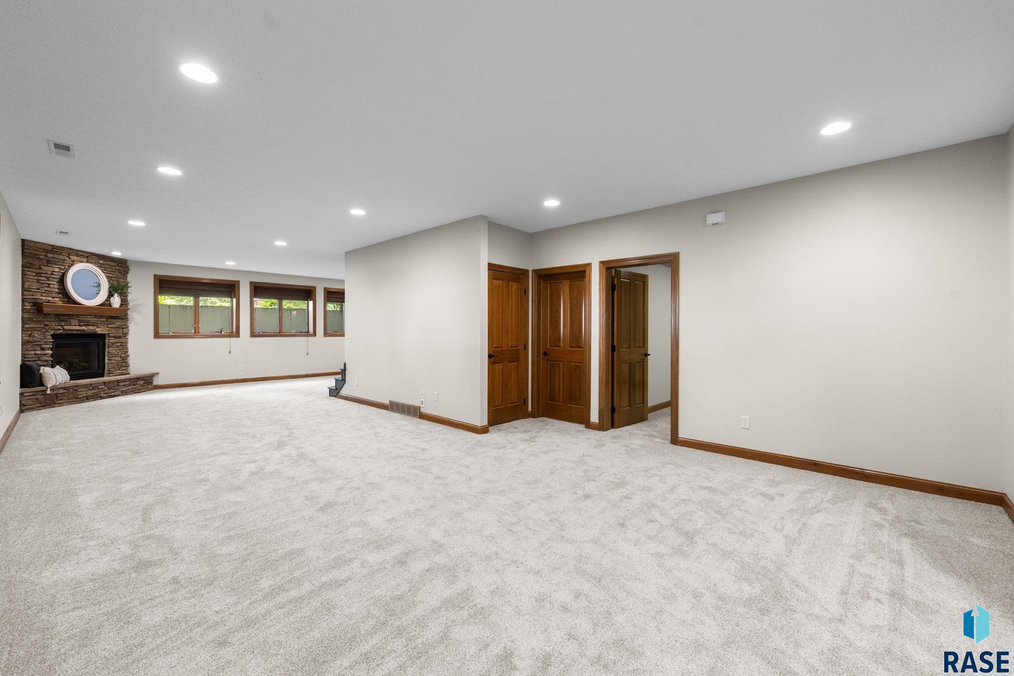 6205 Pinehurst Ct, Sioux Falls