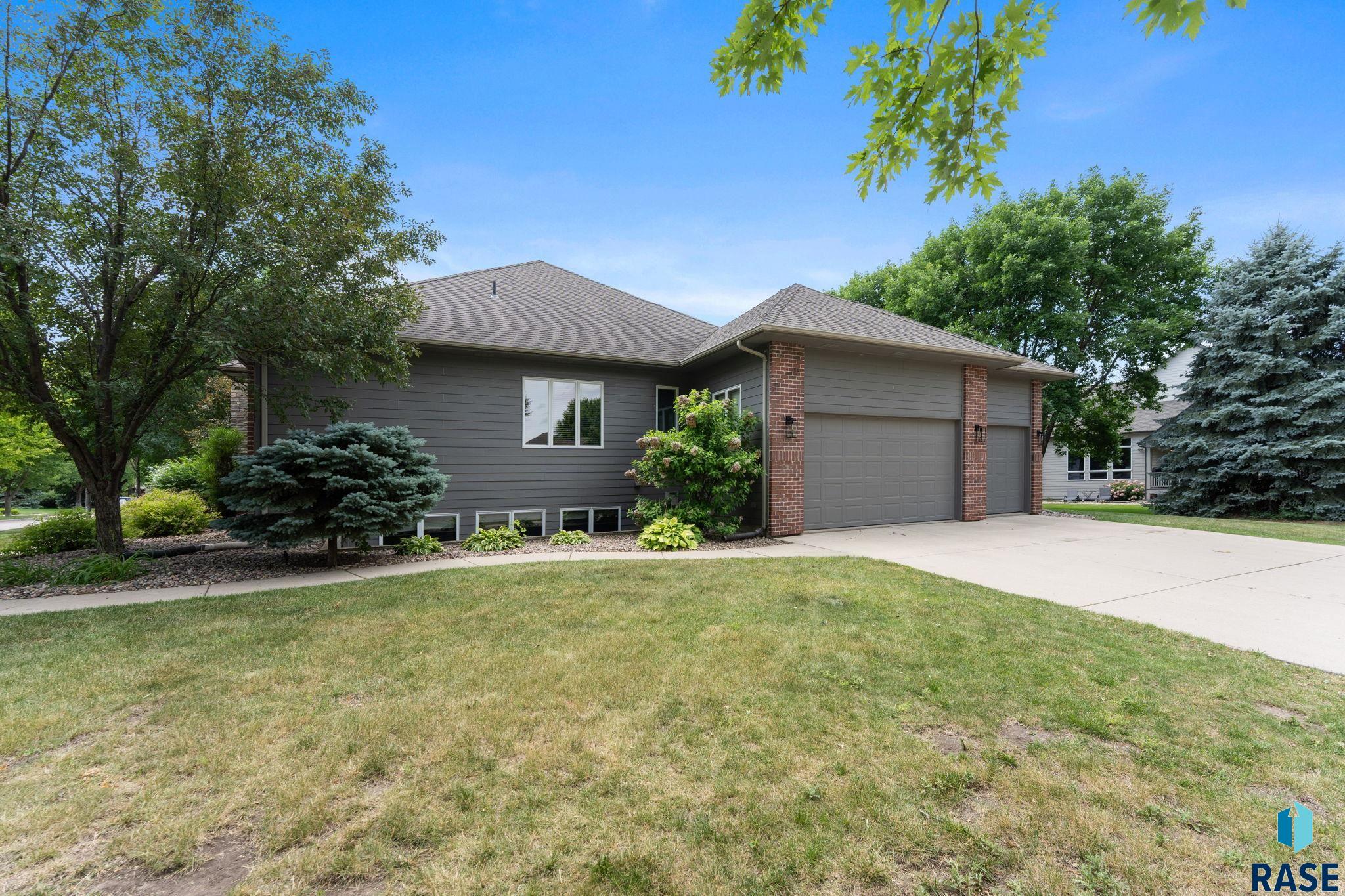 6205 Pinehurst Ct, Sioux Falls