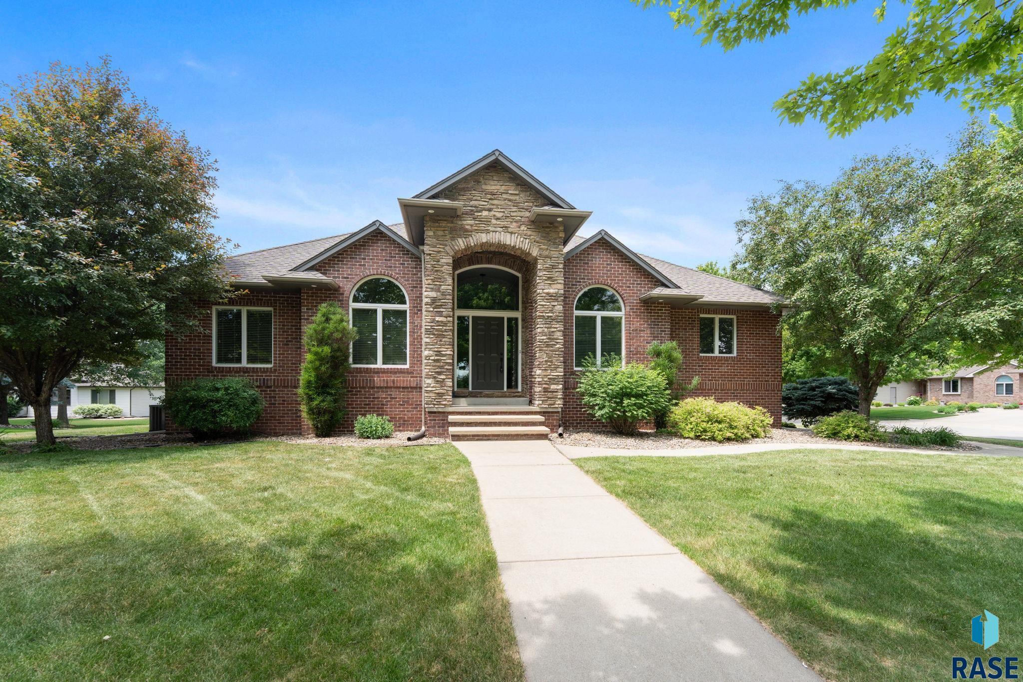 6205 Pinehurst Ct, Sioux Falls