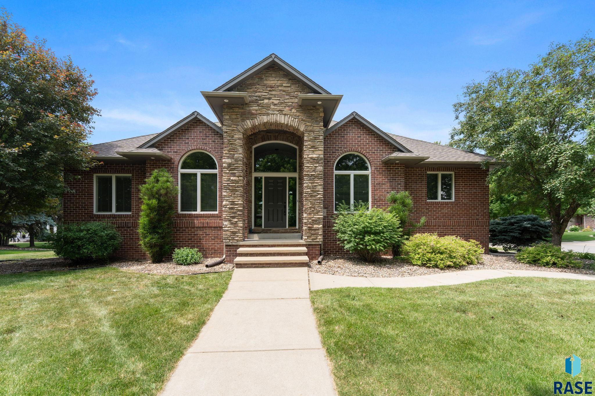 6205 Pinehurst Ct, Sioux Falls