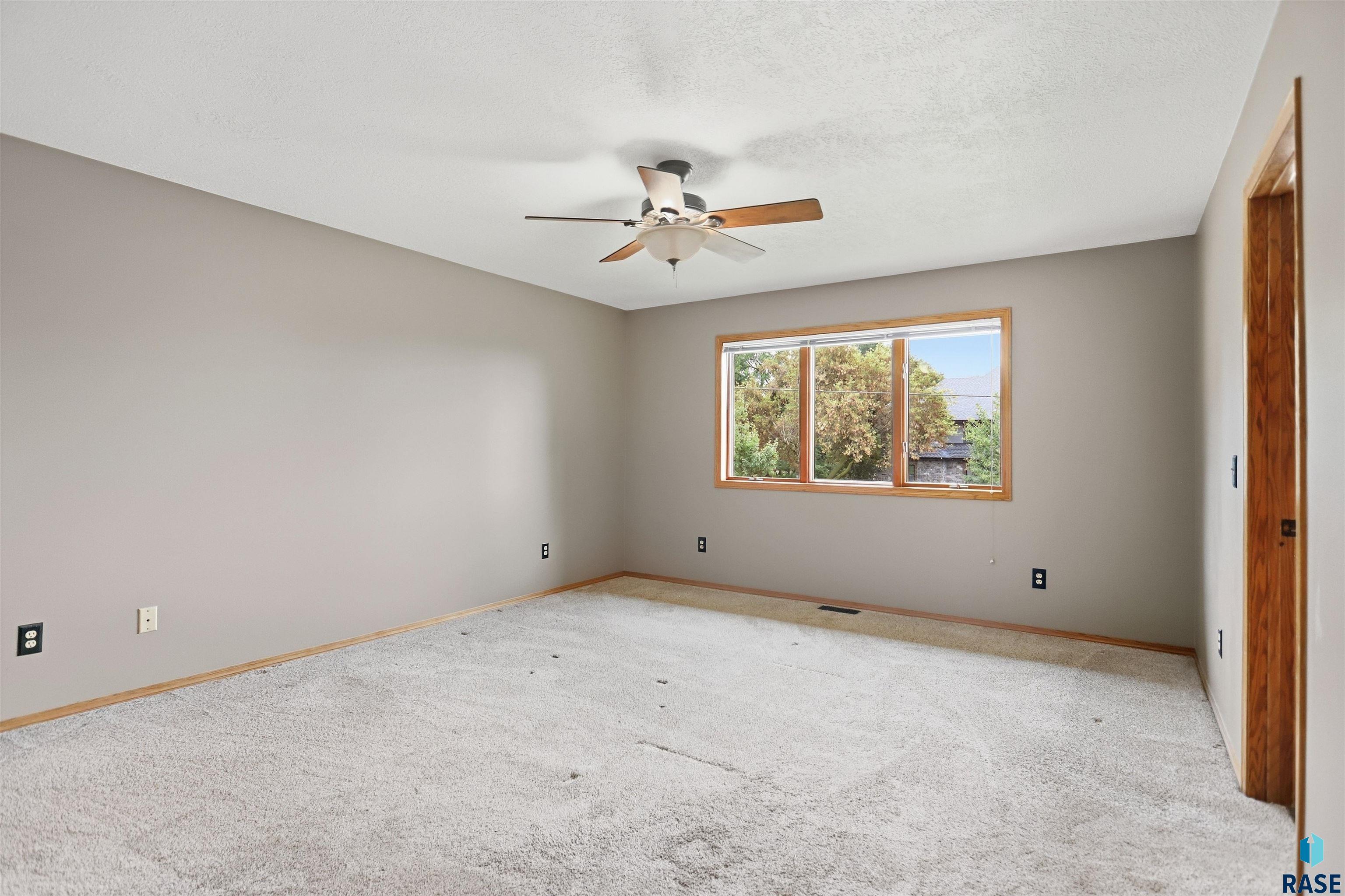2700 33rd St, Sioux Falls