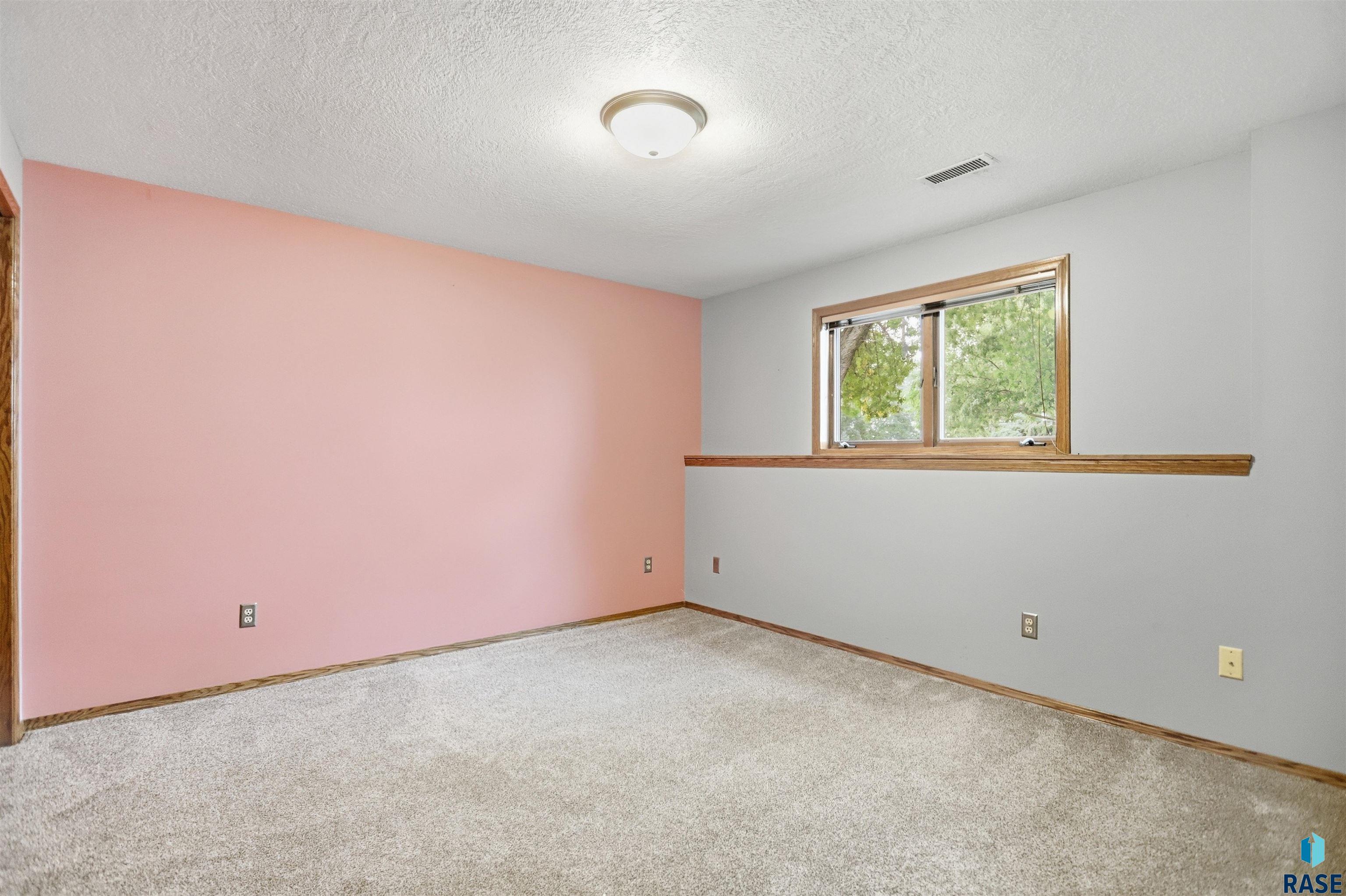 2700 33rd St, Sioux Falls