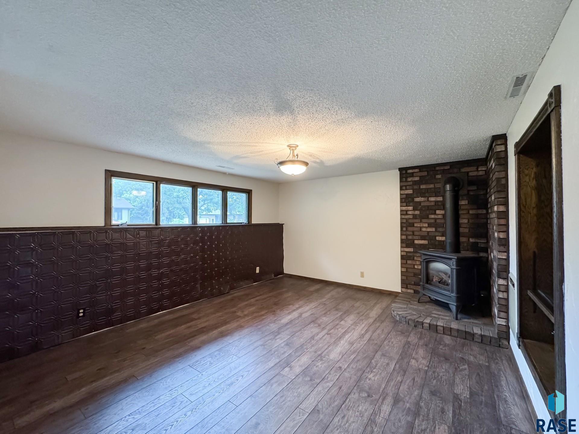 555 Danon Dr