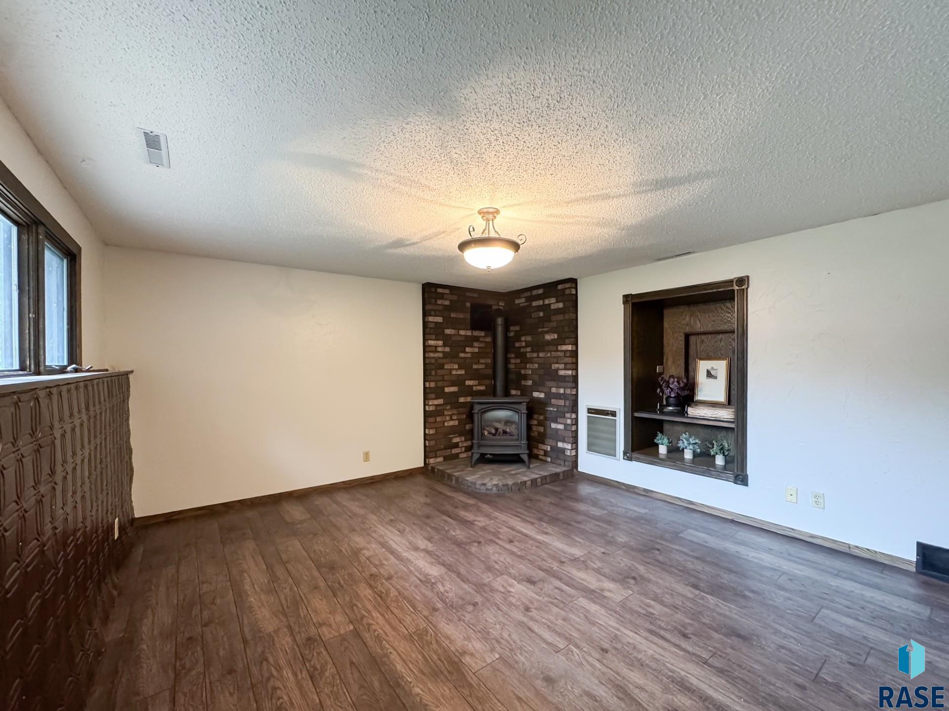 555 Danon Dr